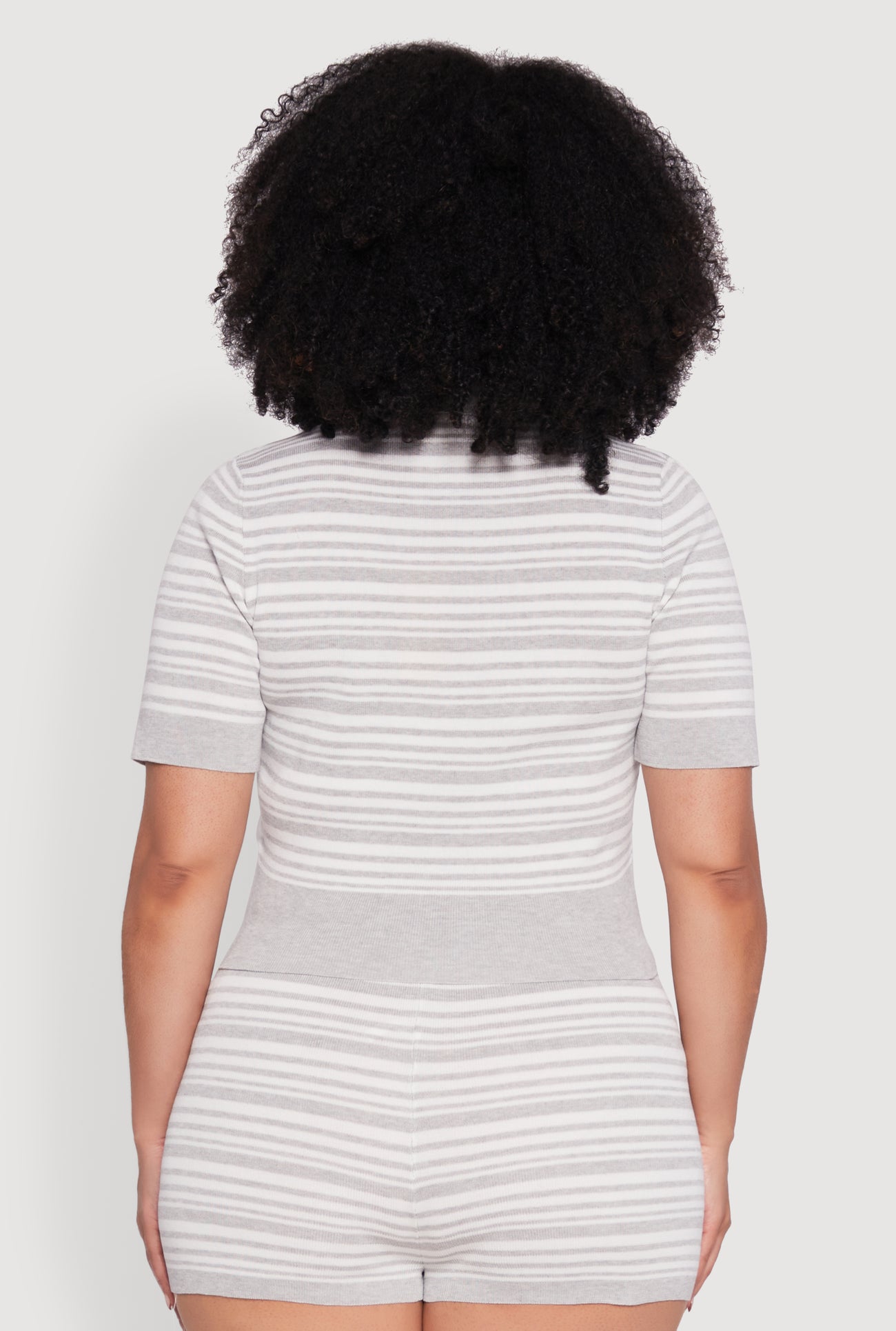 1927064729440004_006