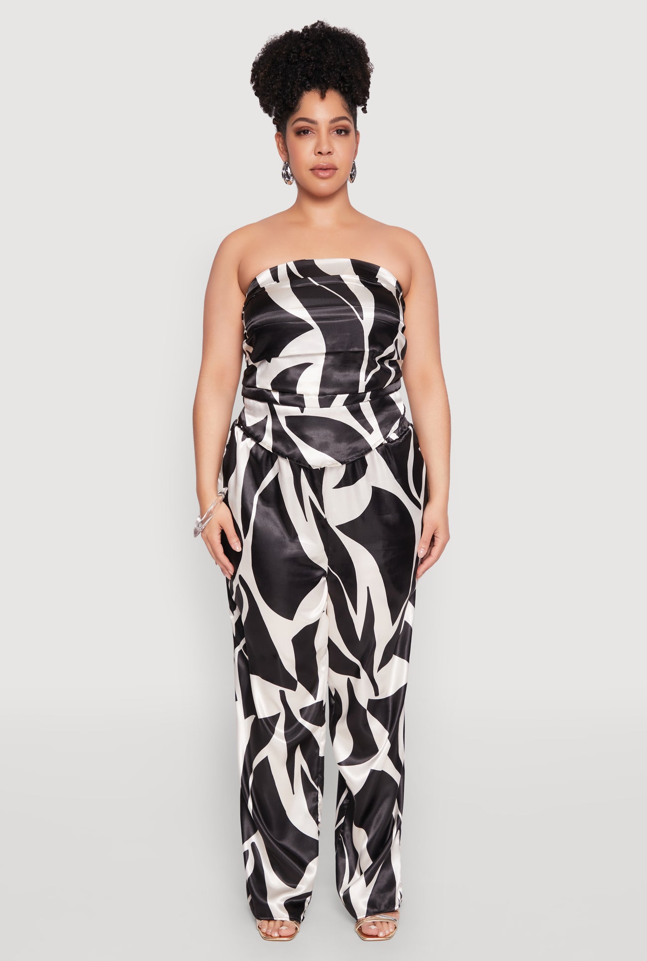 1927075170566001_002