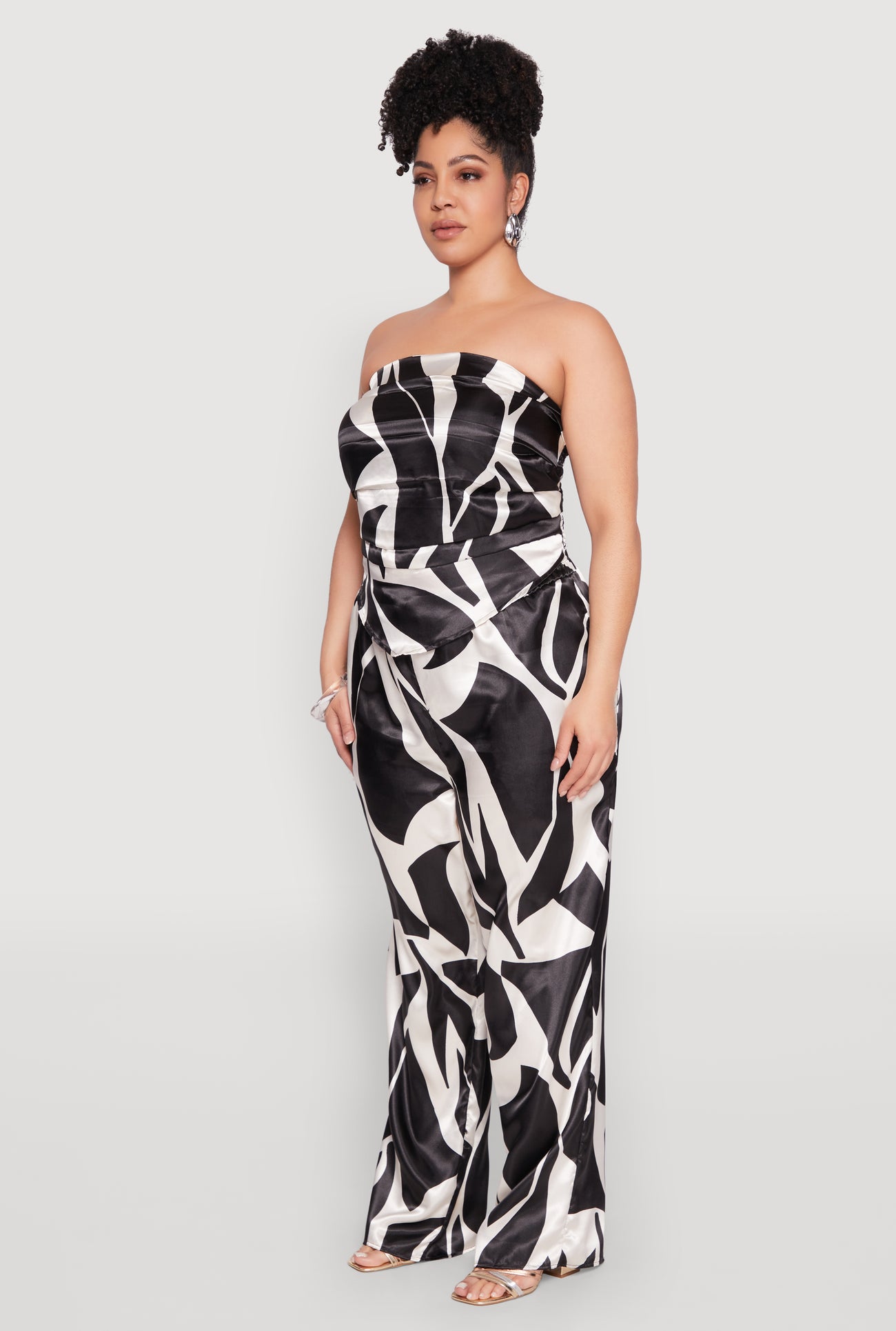 1927075170566001_005