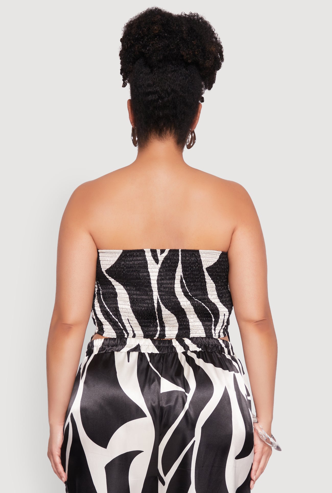 1927075170566001_006