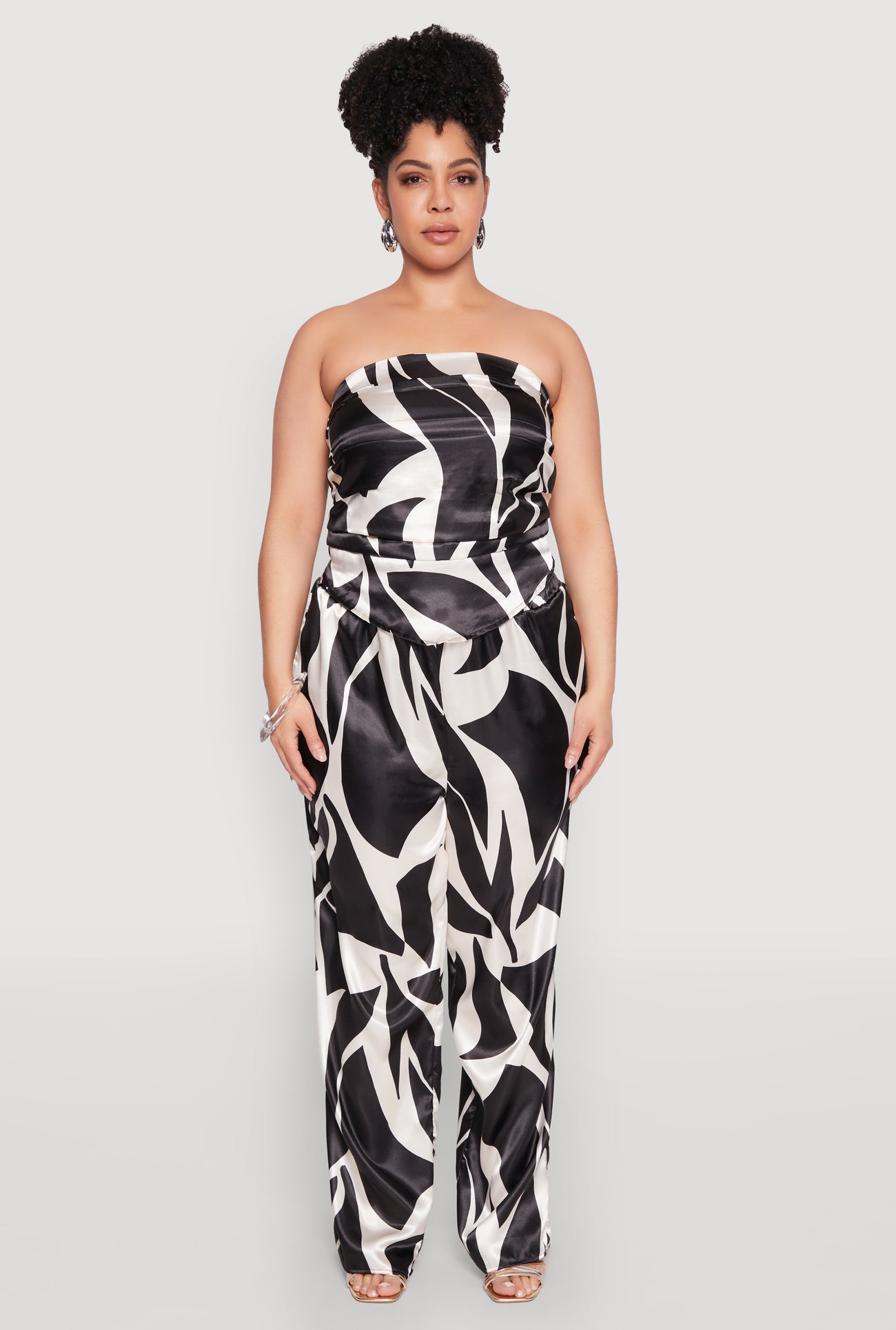 1927075170567001_002