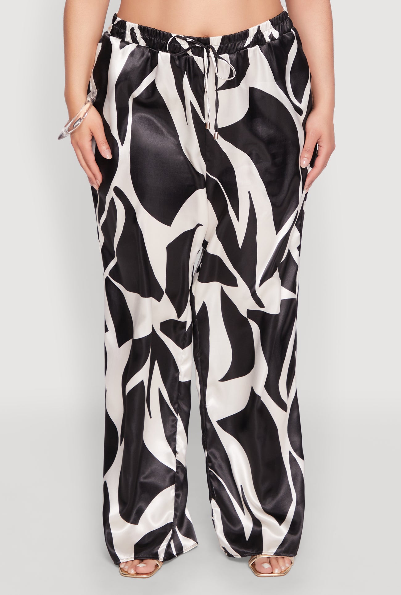 1927075170567001_003