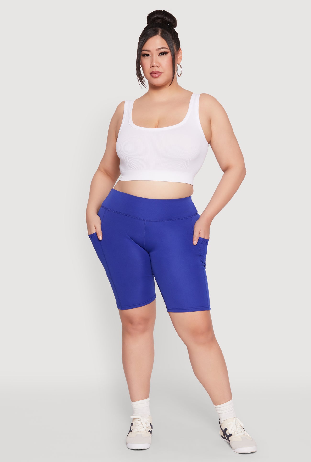 1960062703776043_001