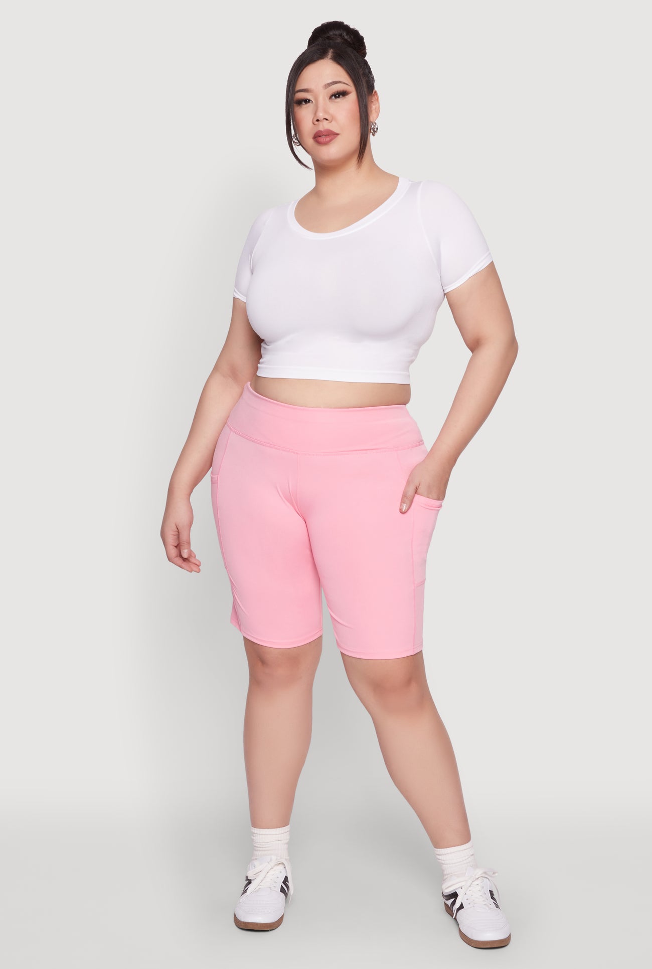 1960062703776066_002