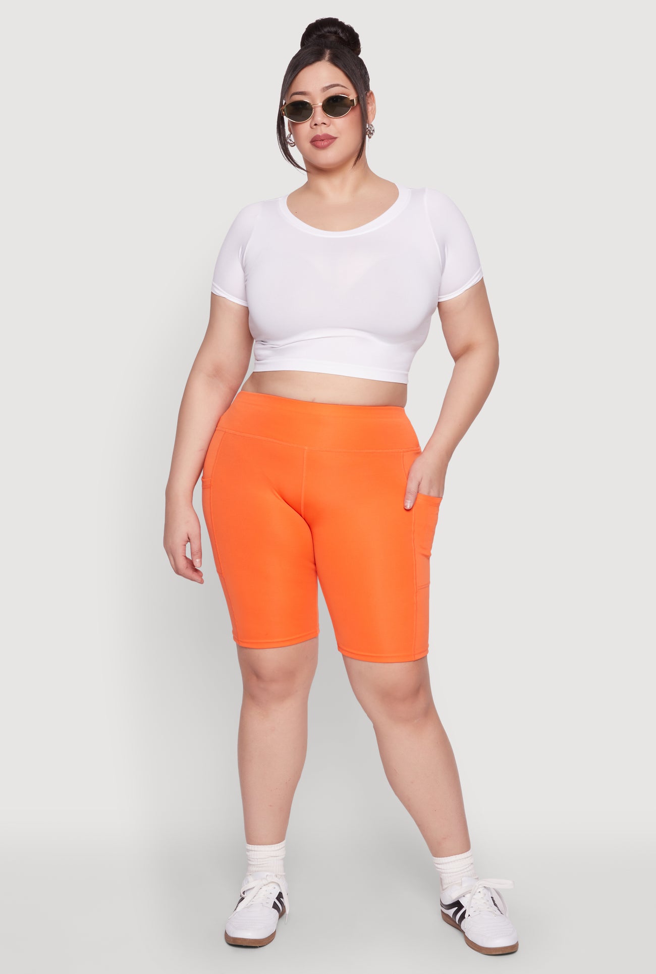 1960062703776080_002