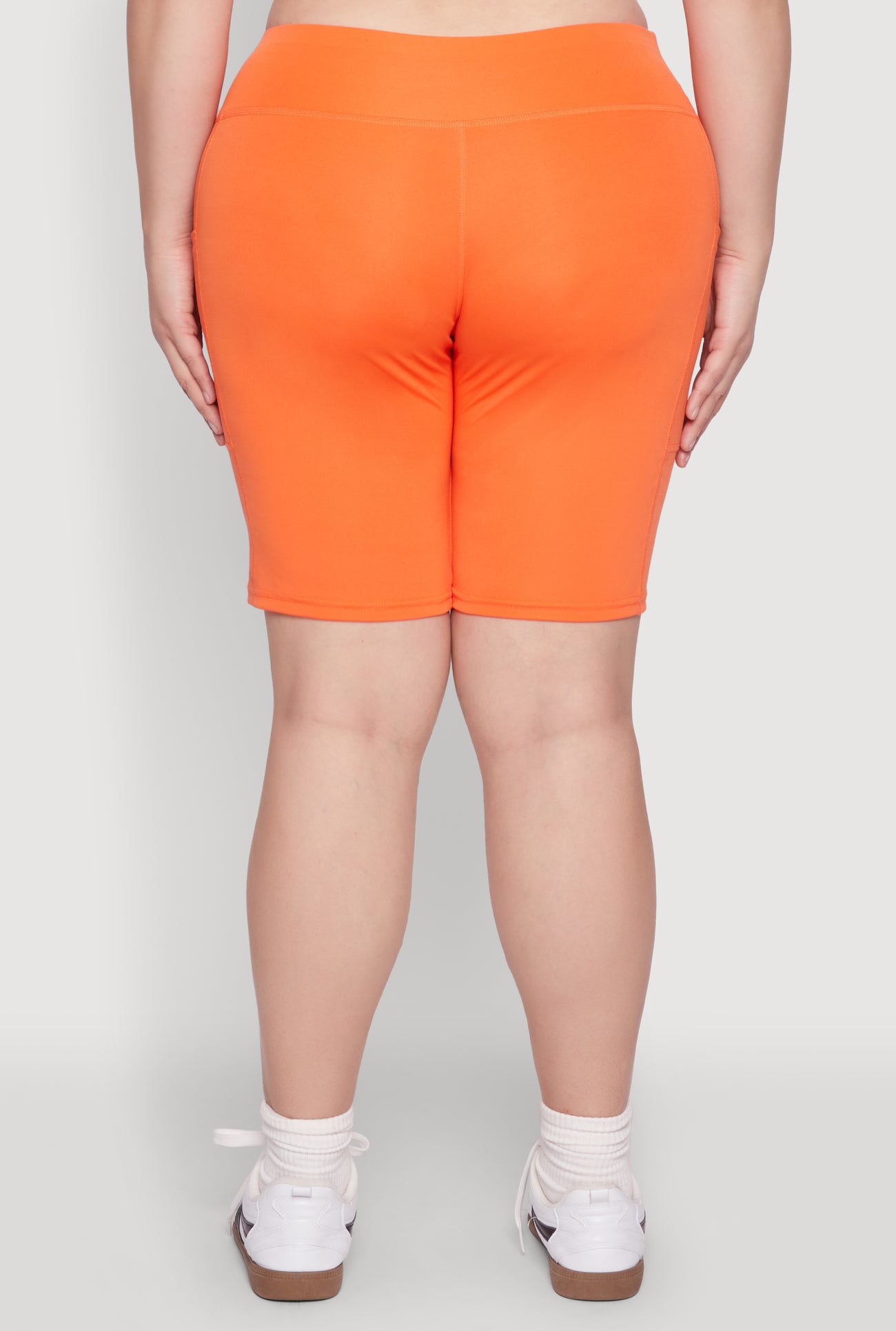 1960062703776080_006