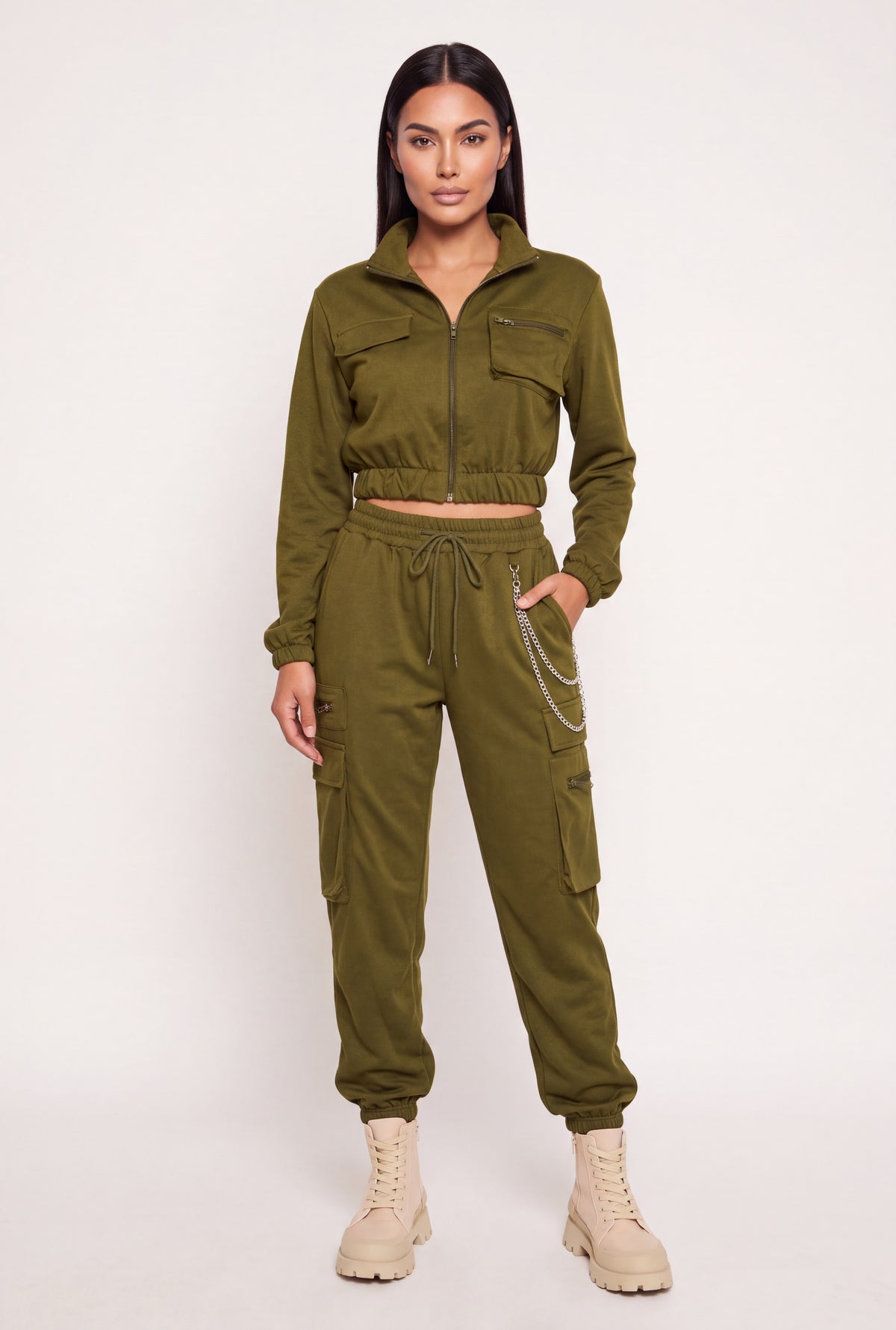 3056056720612032_001