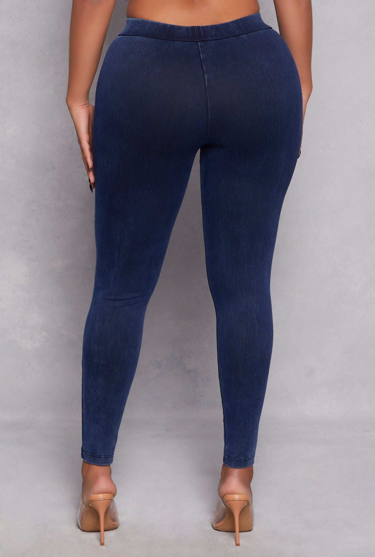 3056056724152404_003