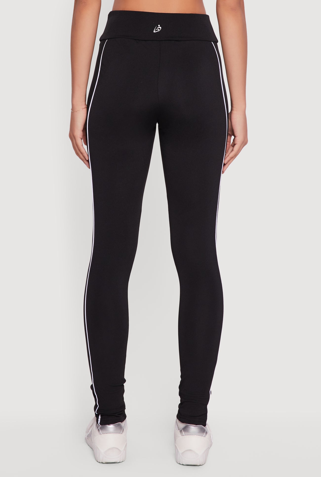 3058038340871001_005