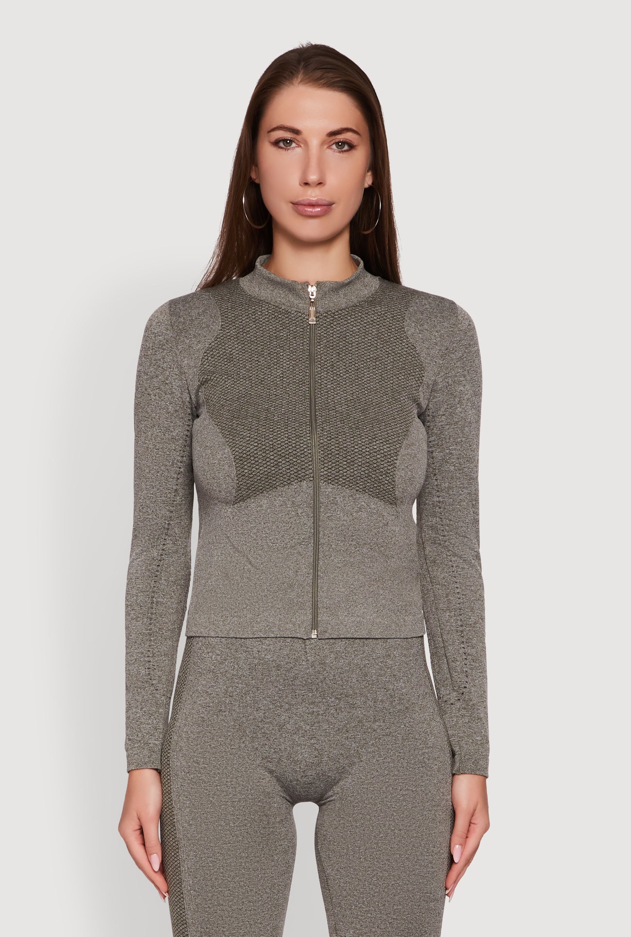 3058058755172032_001