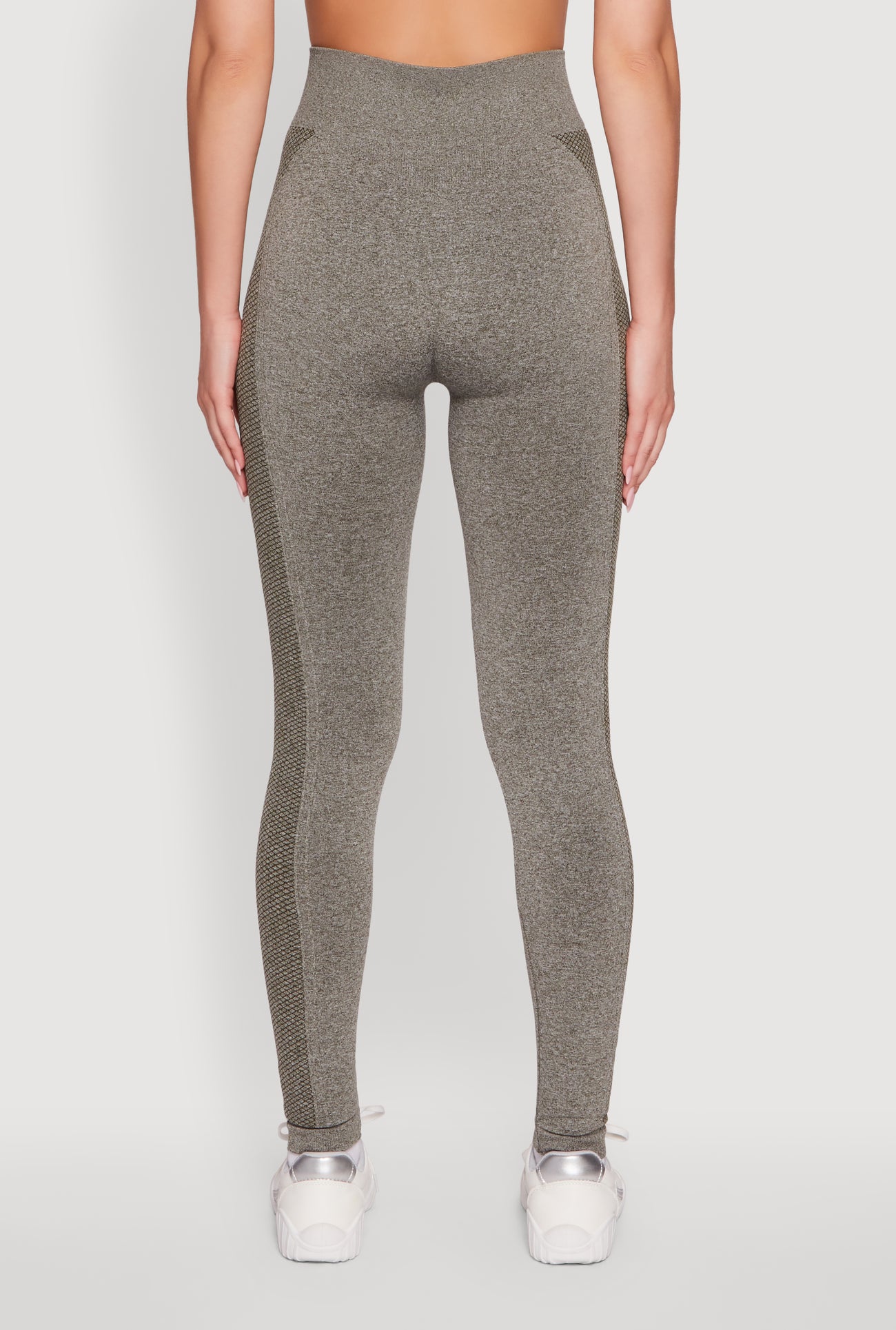 3058058755173032_005