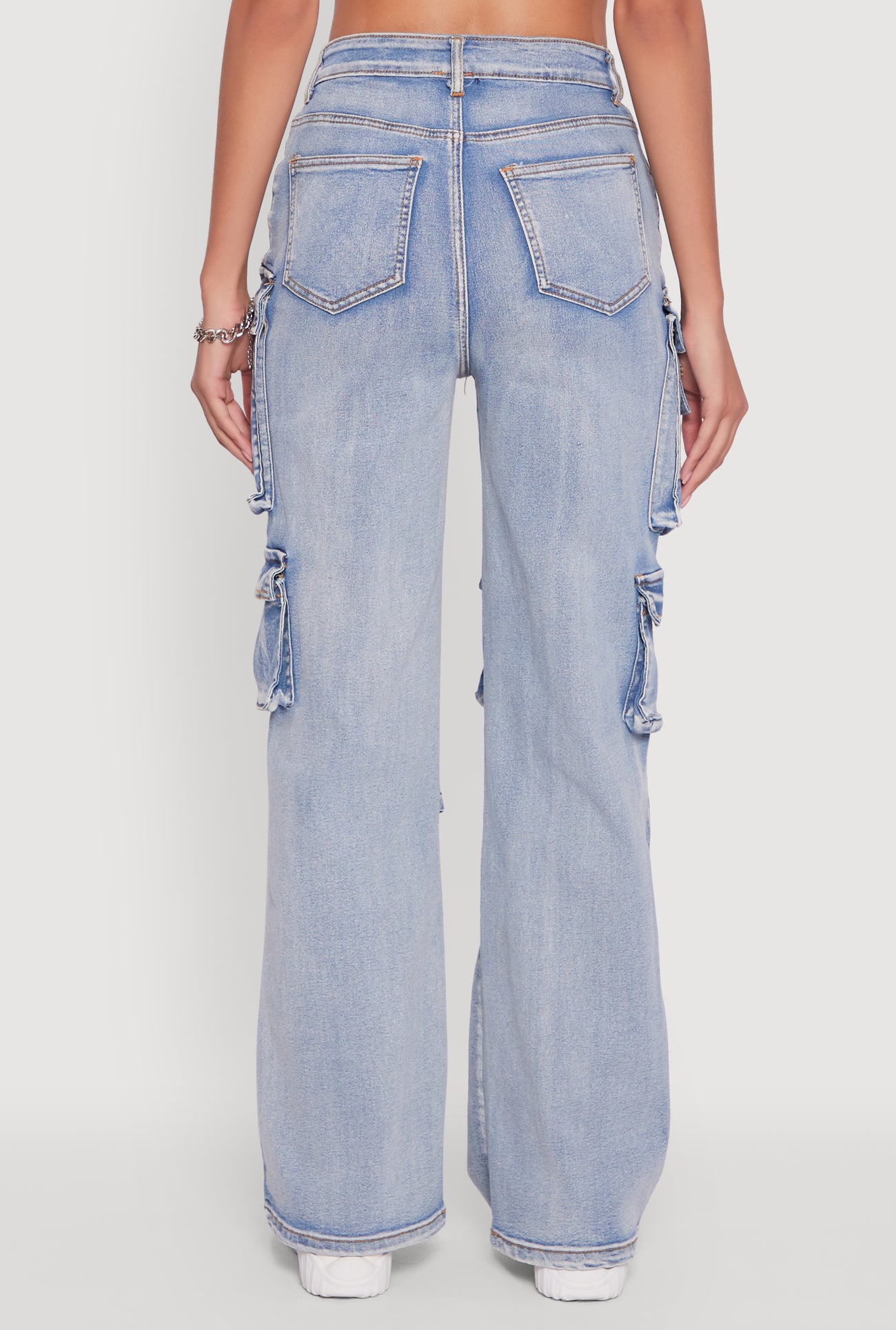 3074064723050404_006