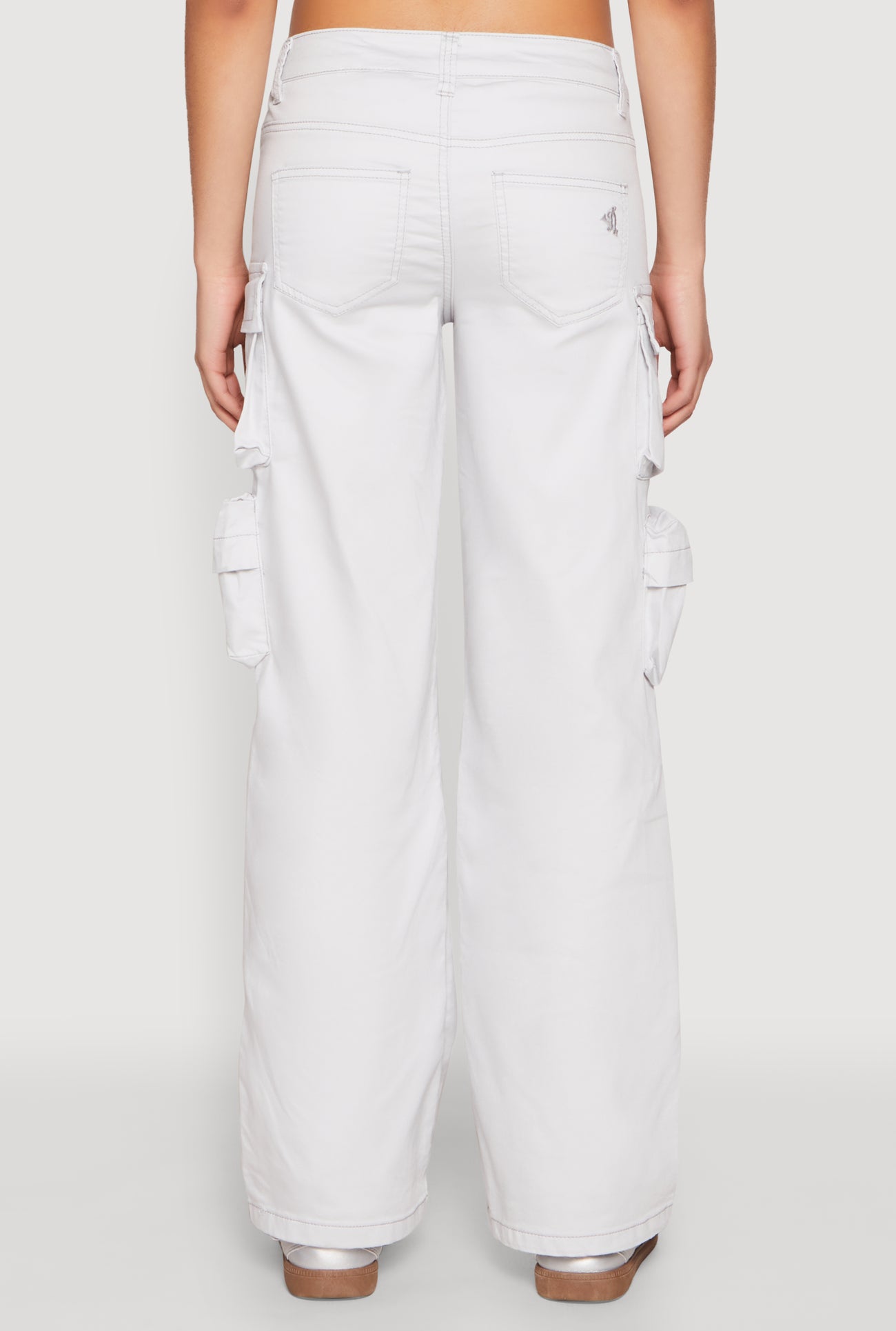 3074065309956005_006