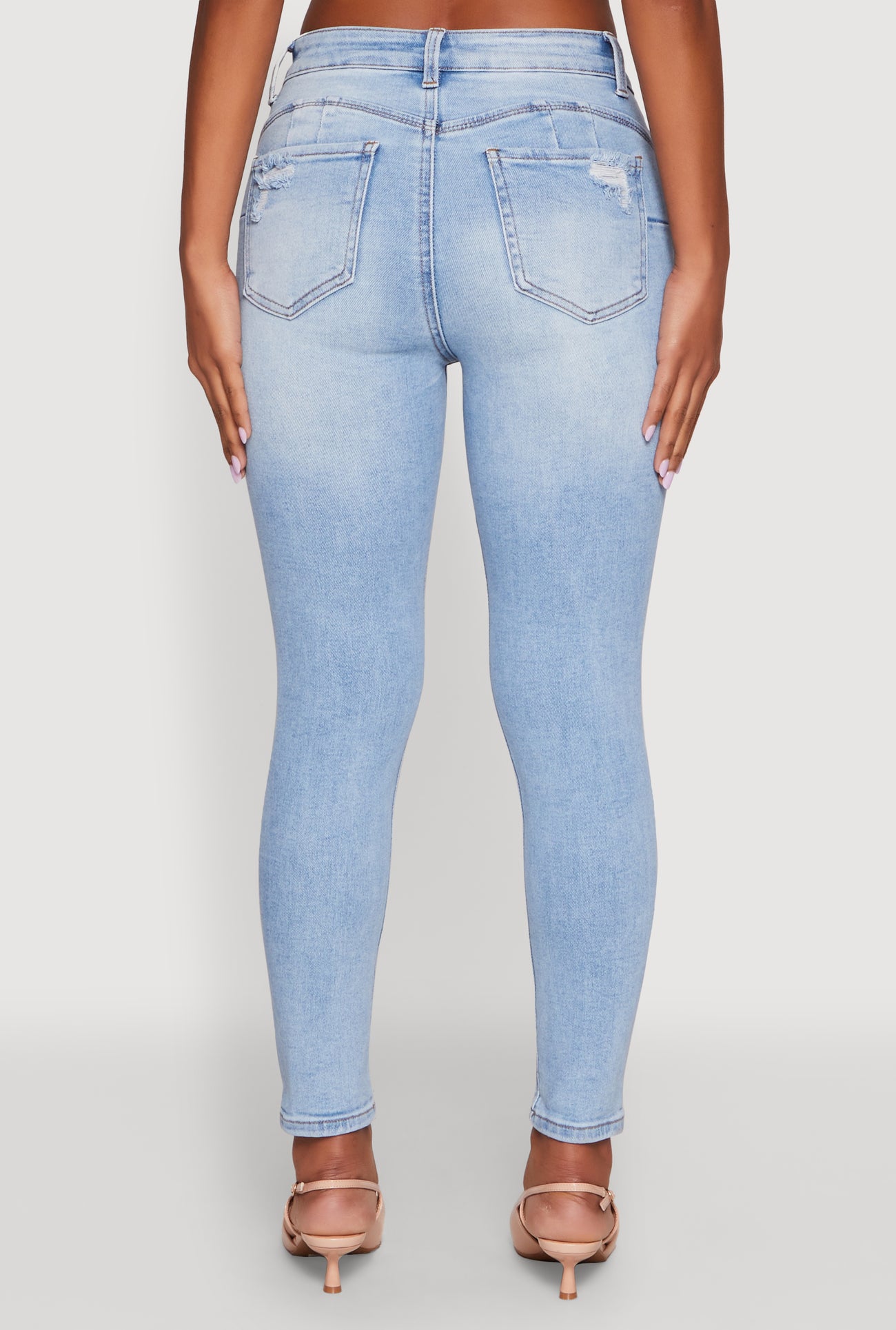 3074071610205402_006