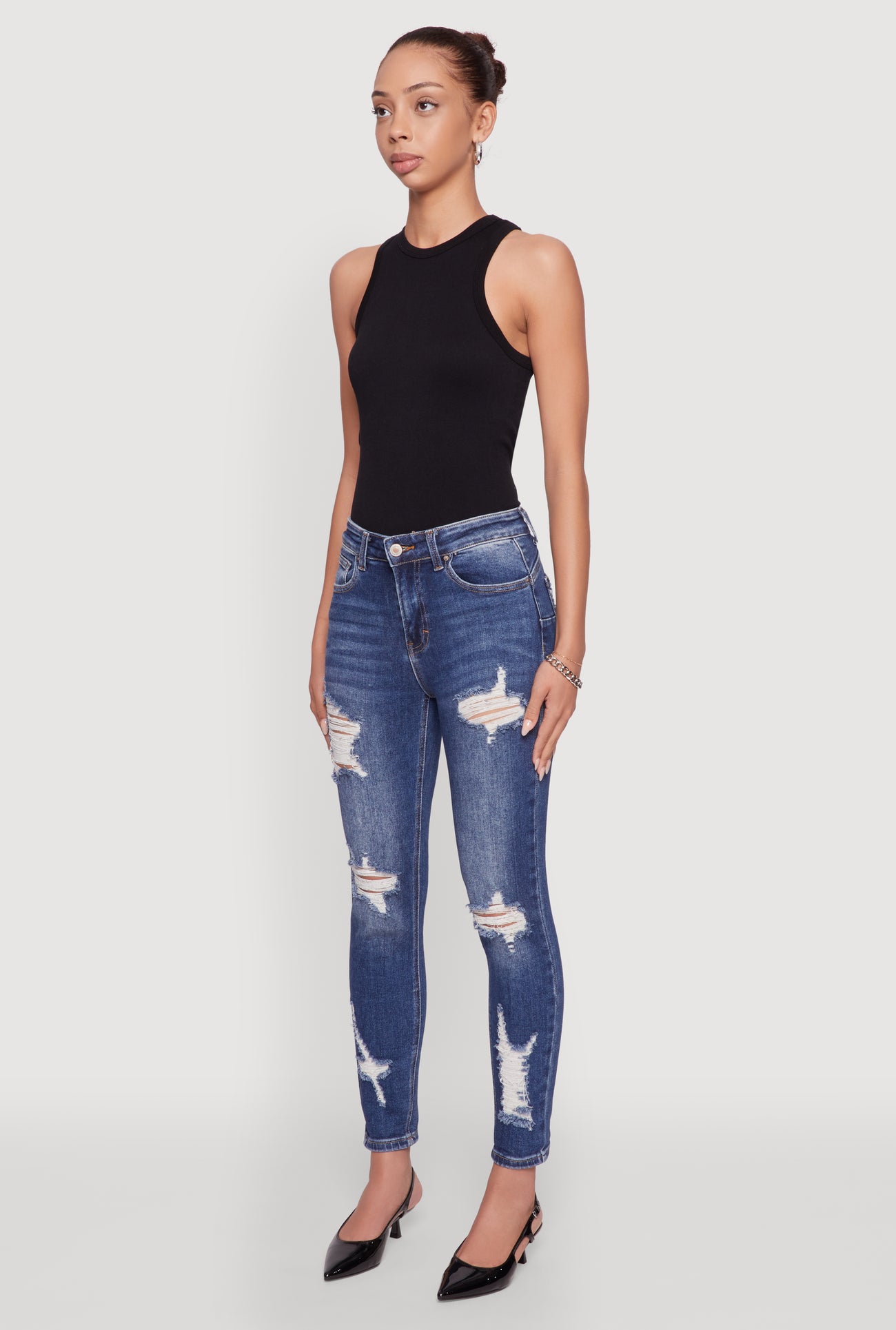 3074071610205408_003