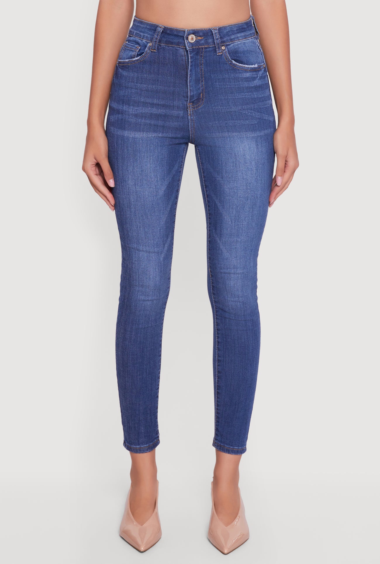 3074071610352404_005