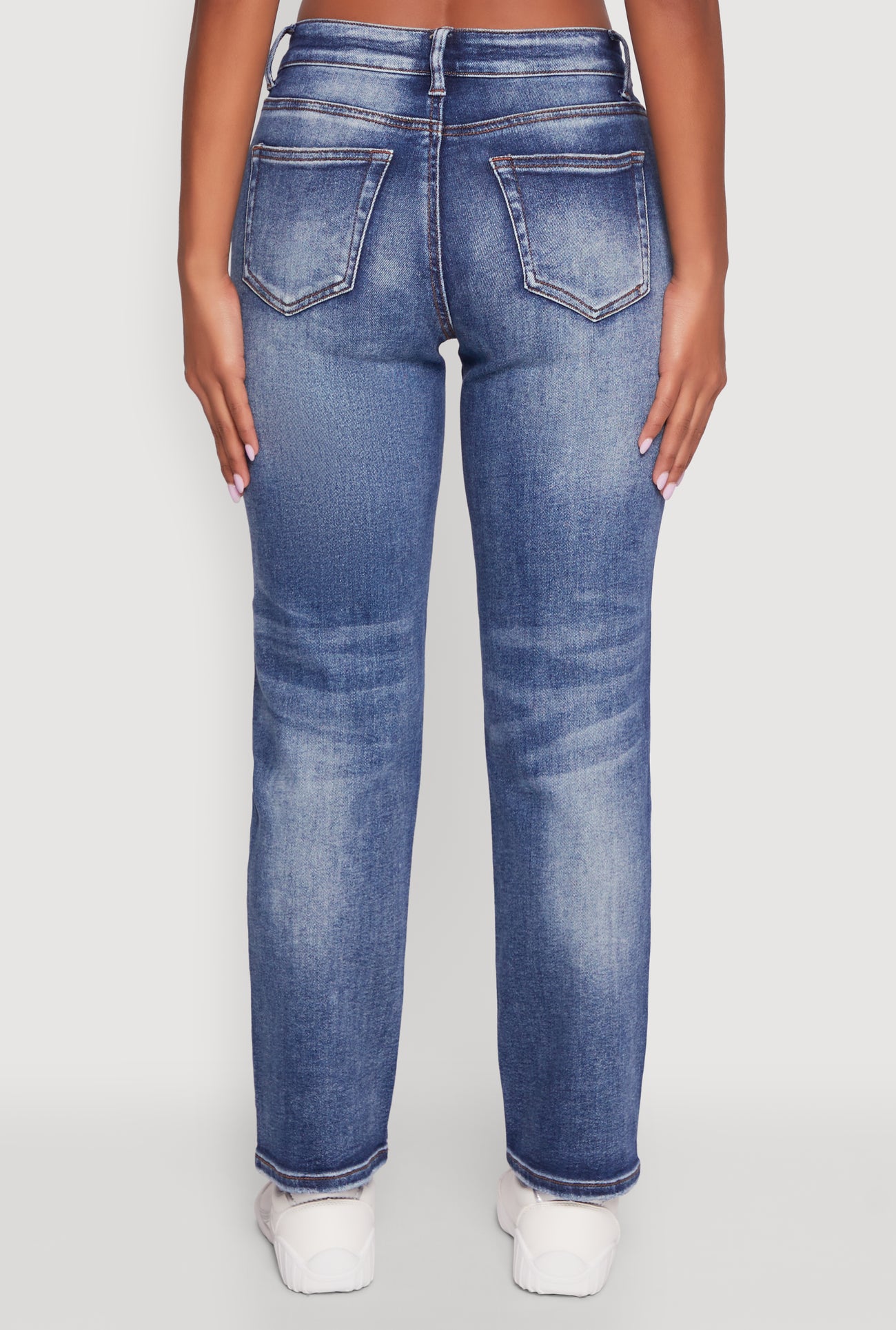 3074071610369408_006