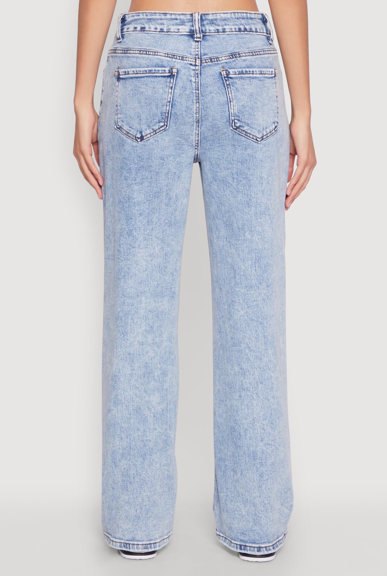 3074071610377404_006