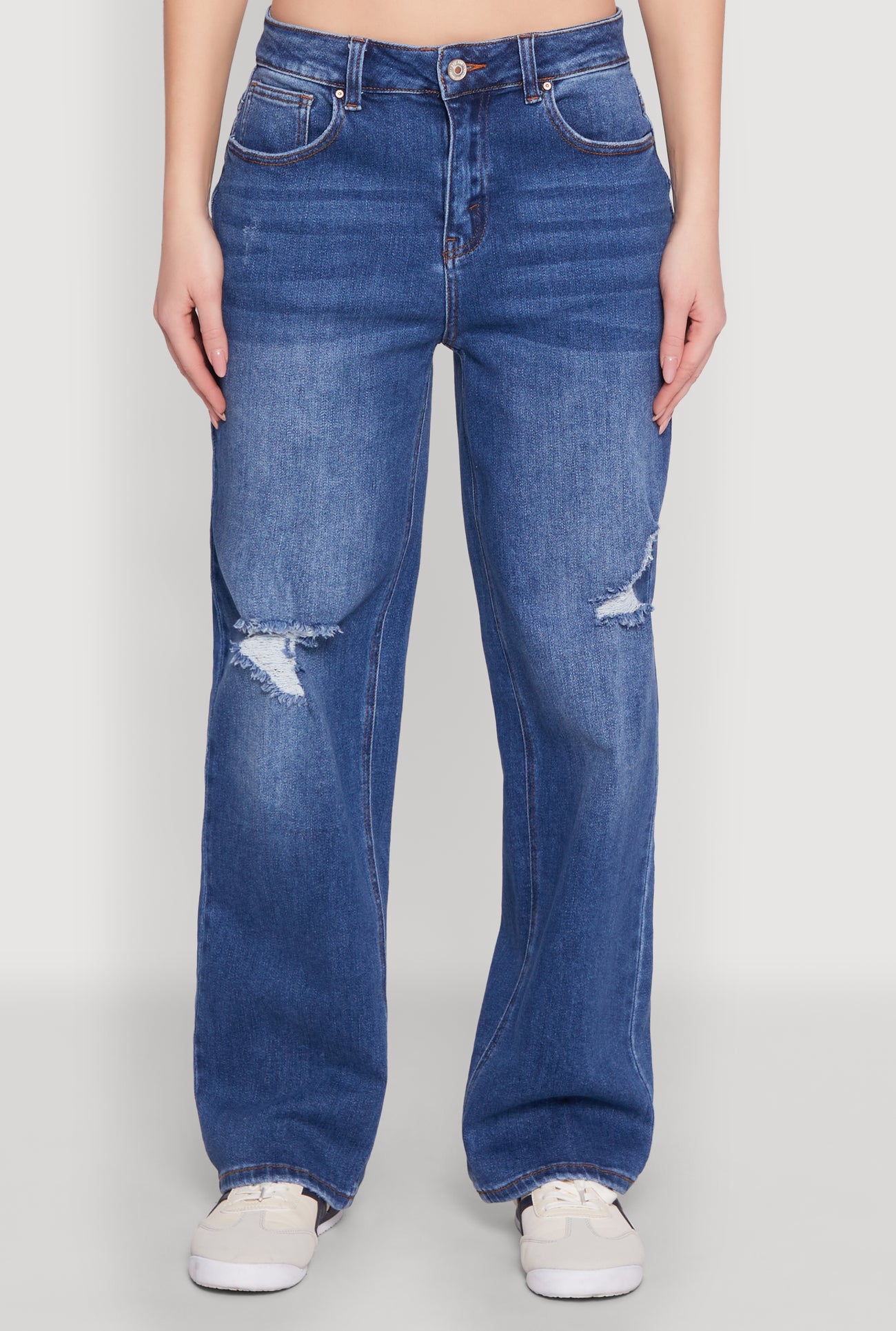 3074071610381404_005