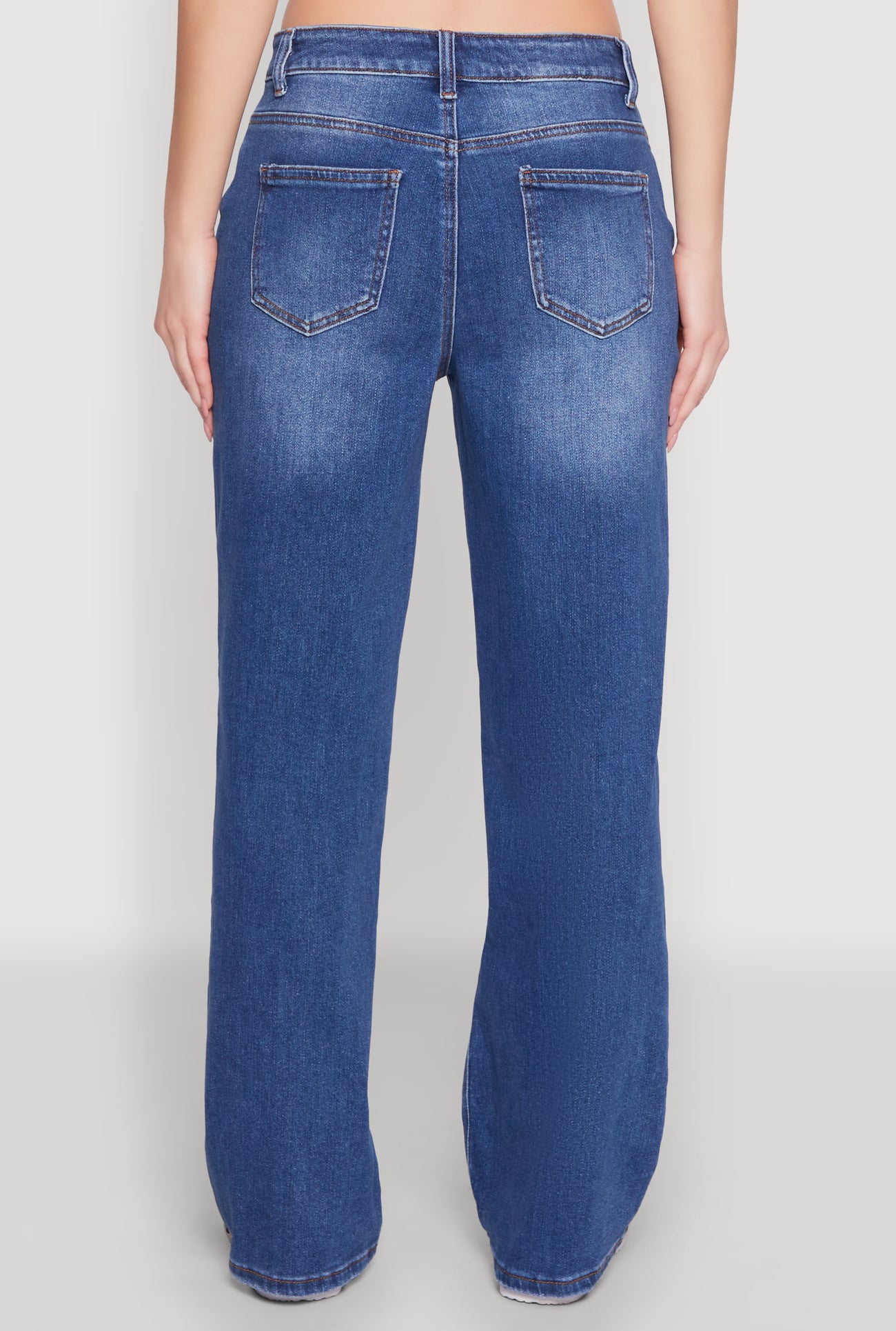 3074071610381404_006