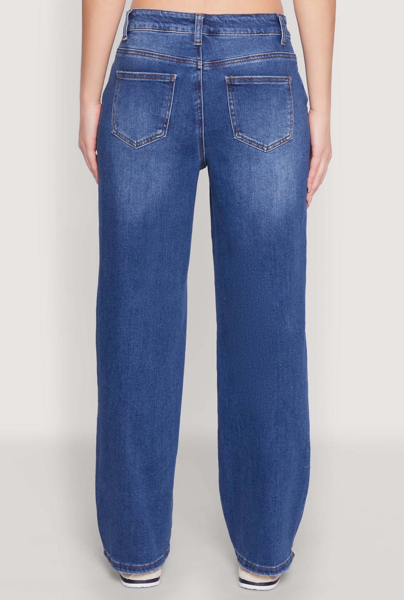 3074071610381408_006