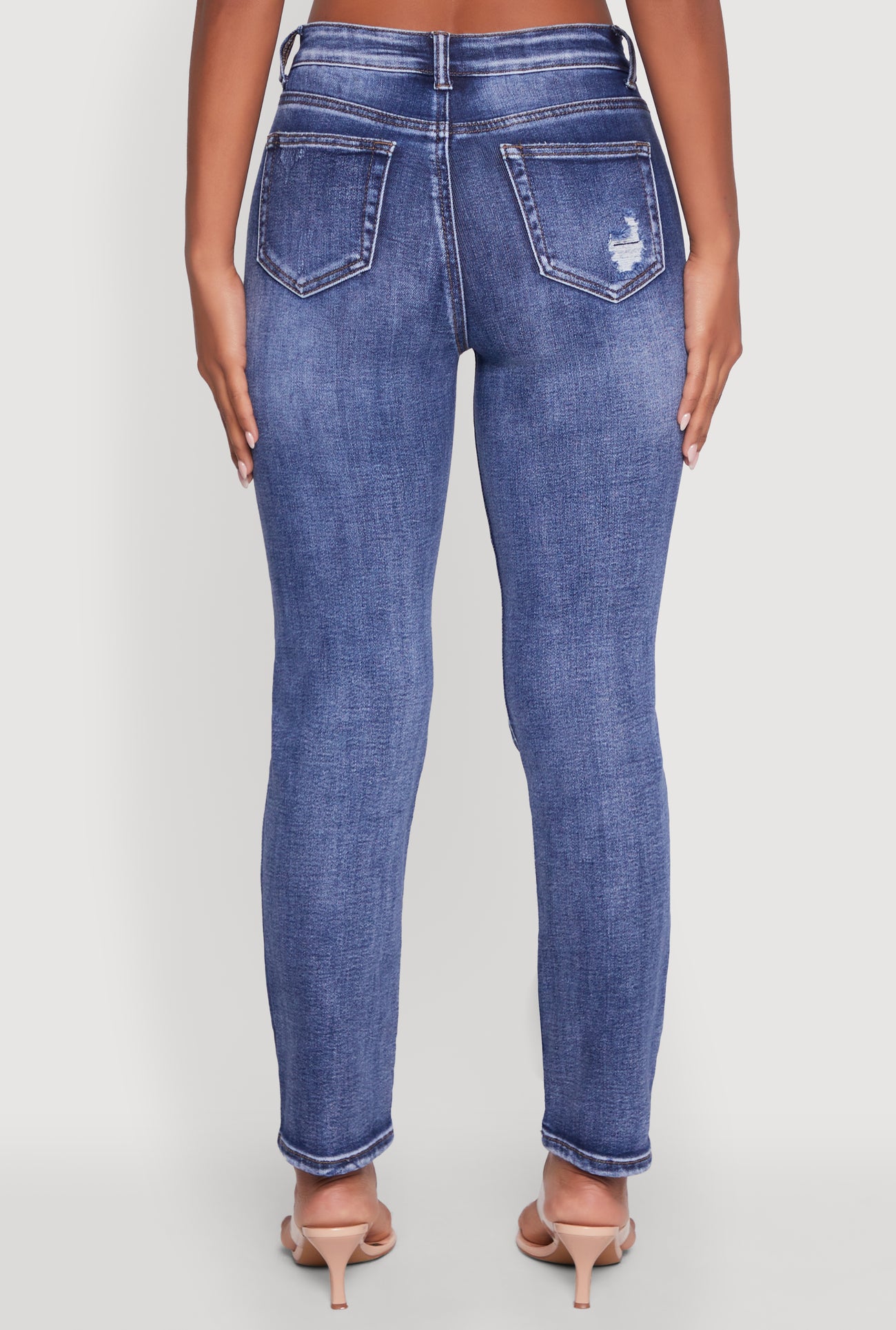 3074071610382408_006