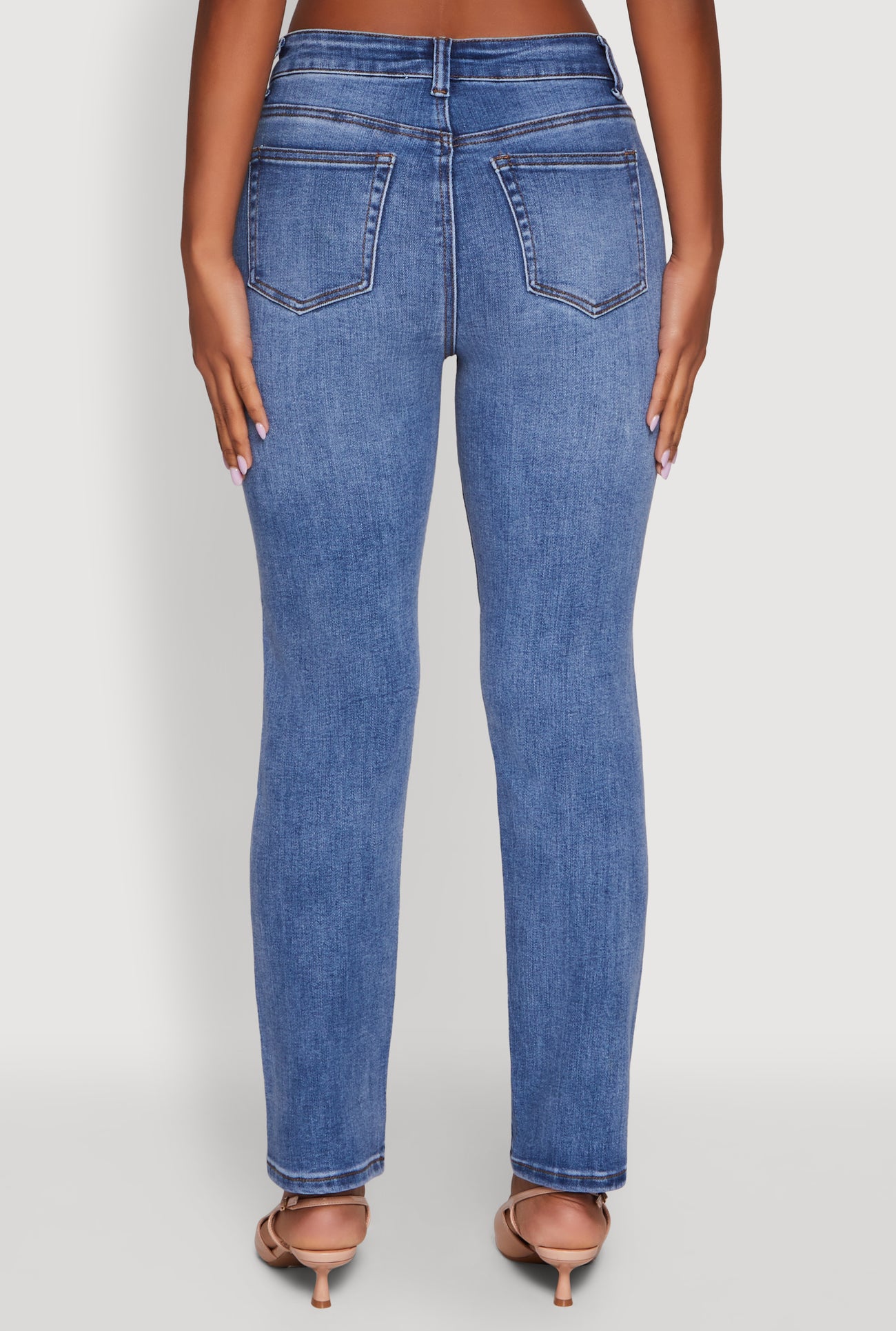 3074071610383404_006