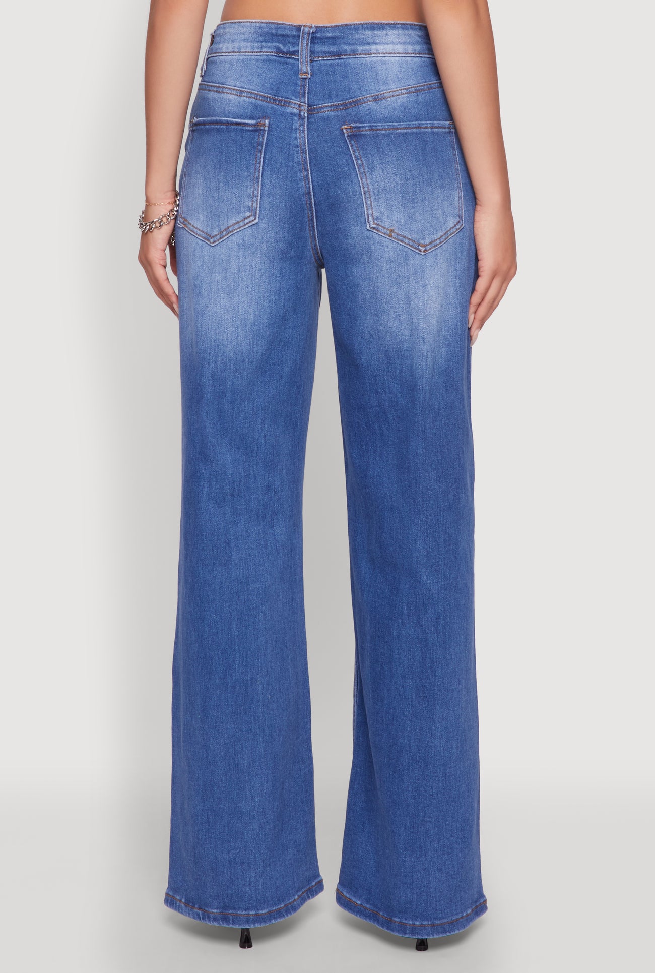 3074071610386404_006