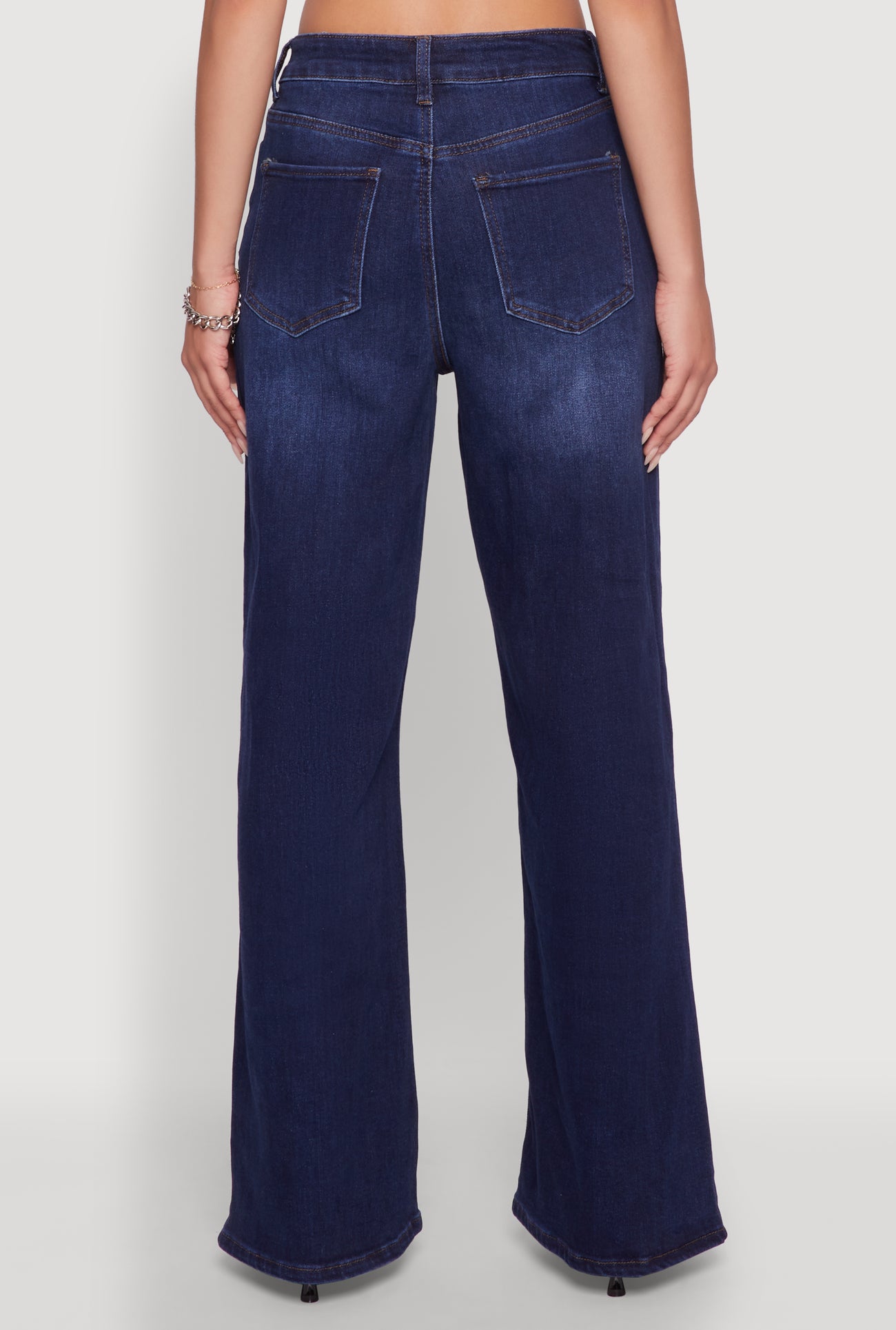 3074071610386408_006