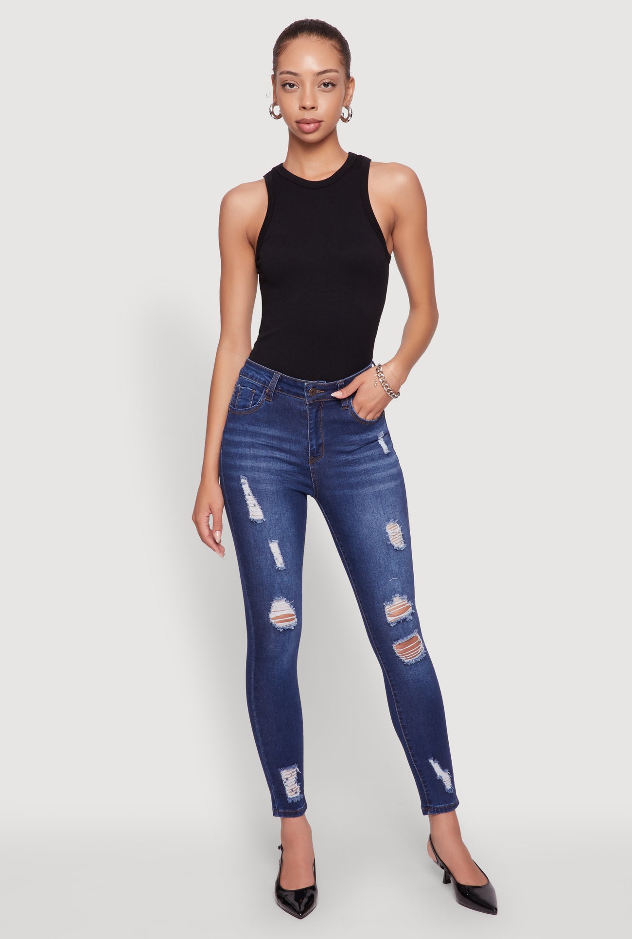 3074071612174408_001