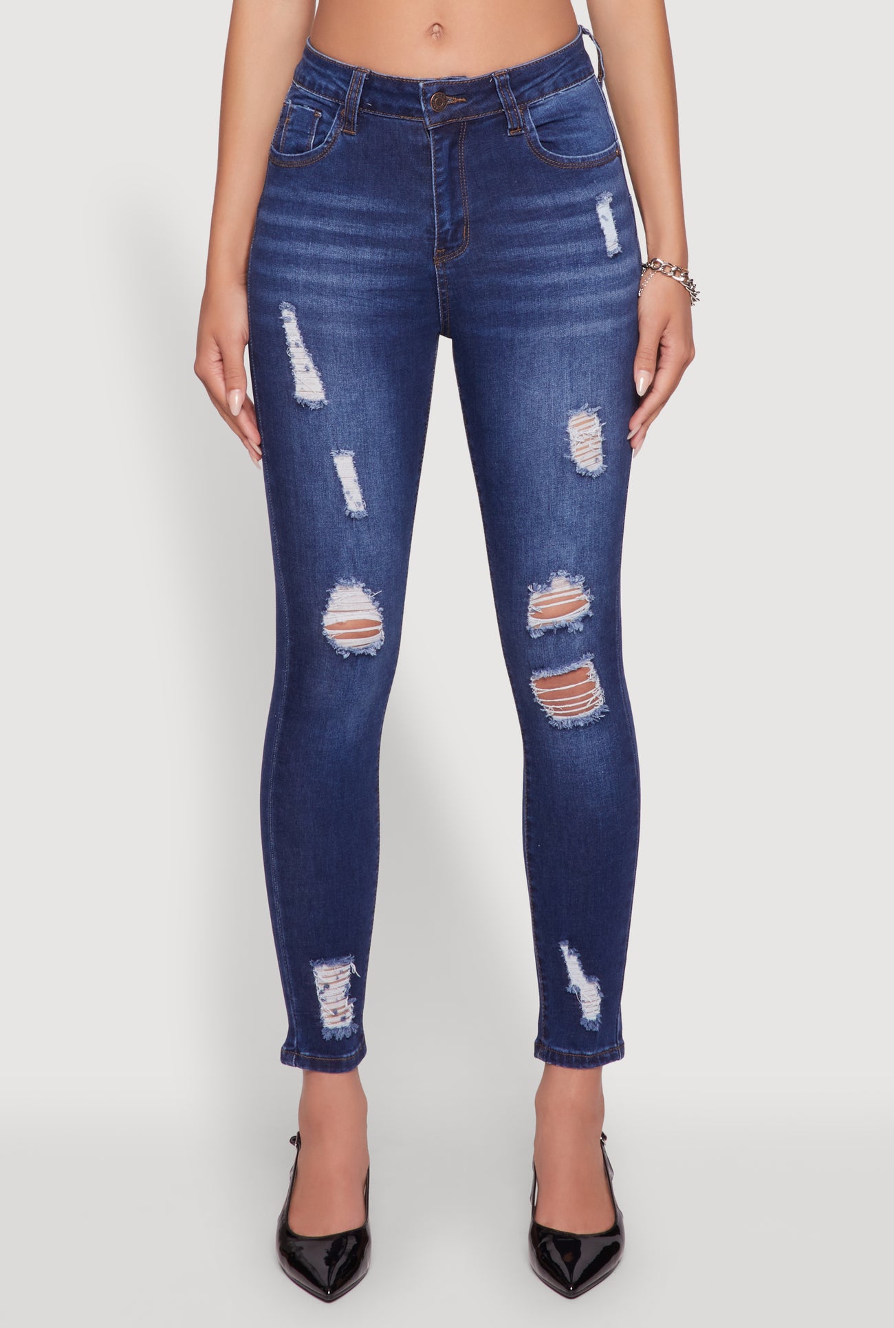 3074071612174408_005