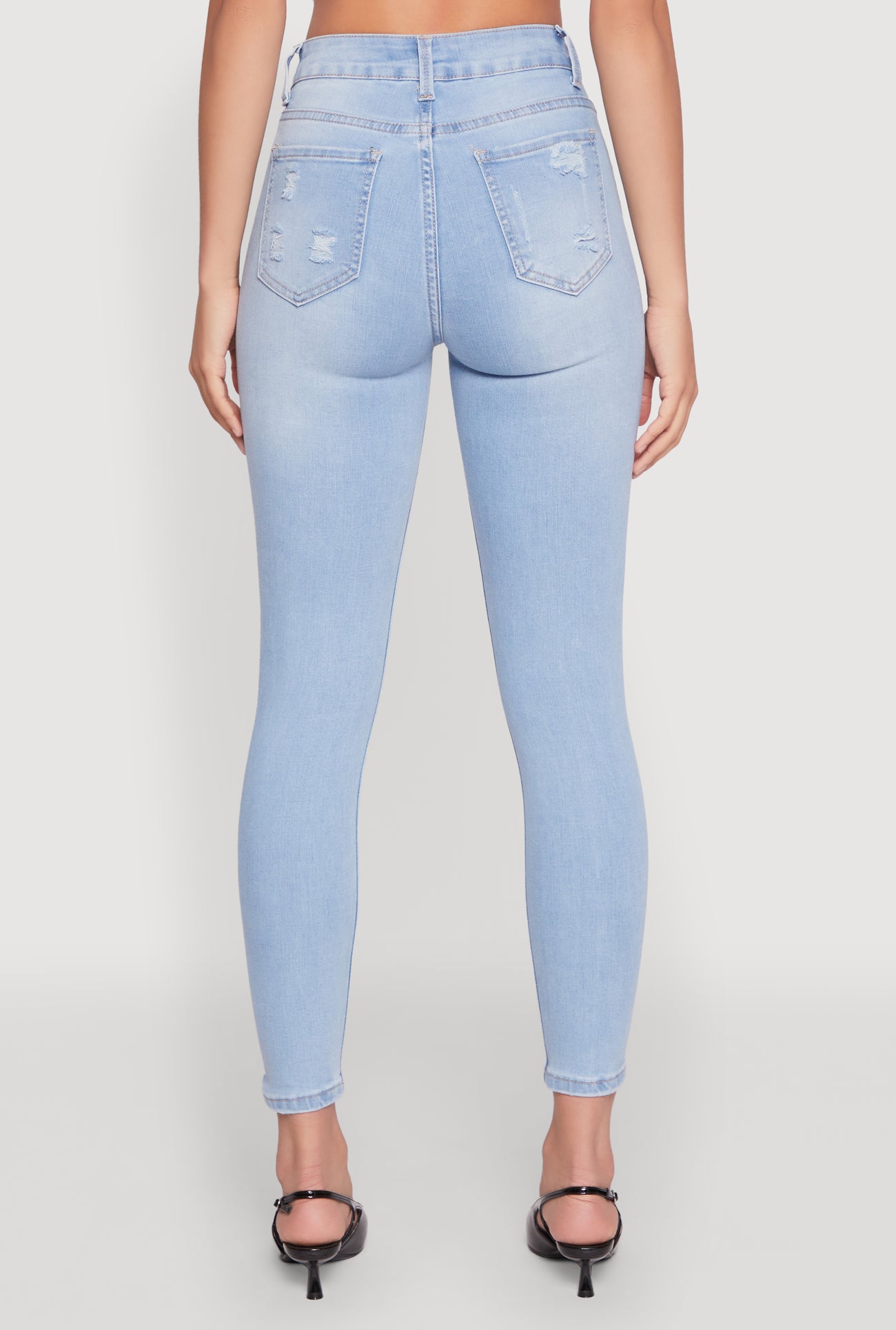 3074071613017402_006