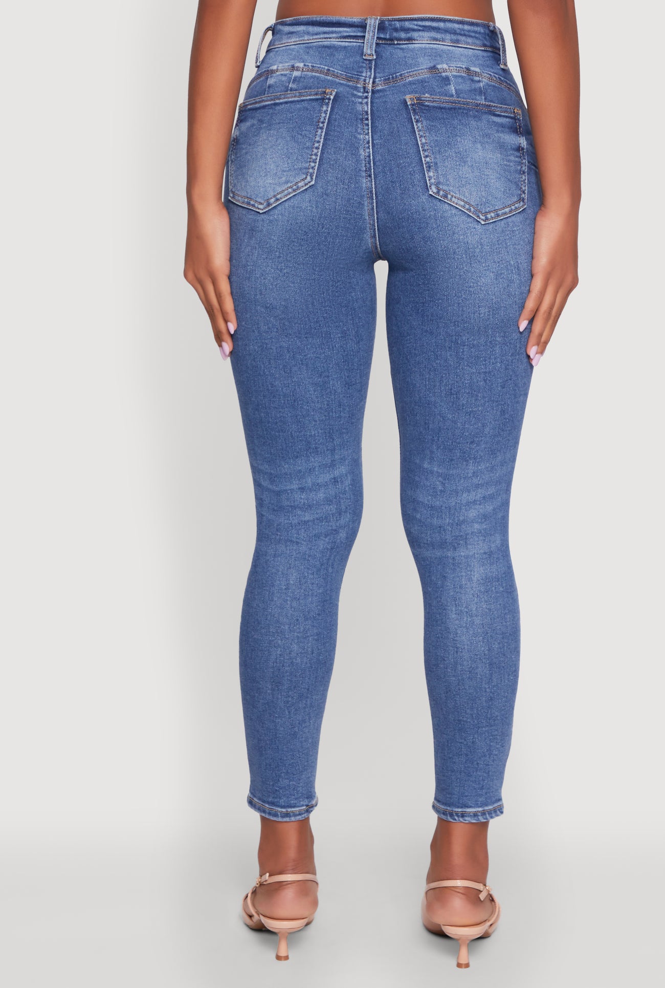 3074071619080404_006