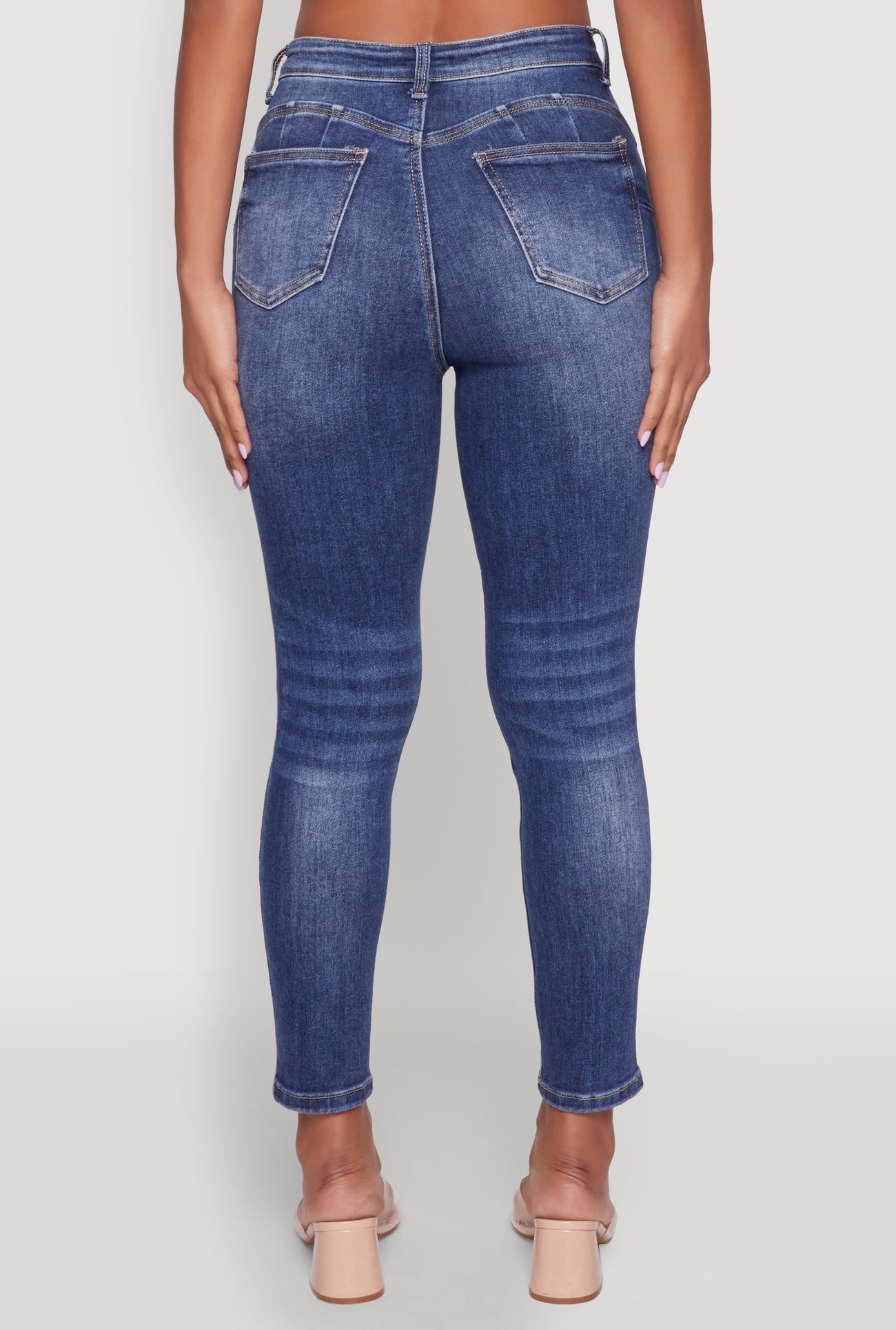 3074071619080408_006