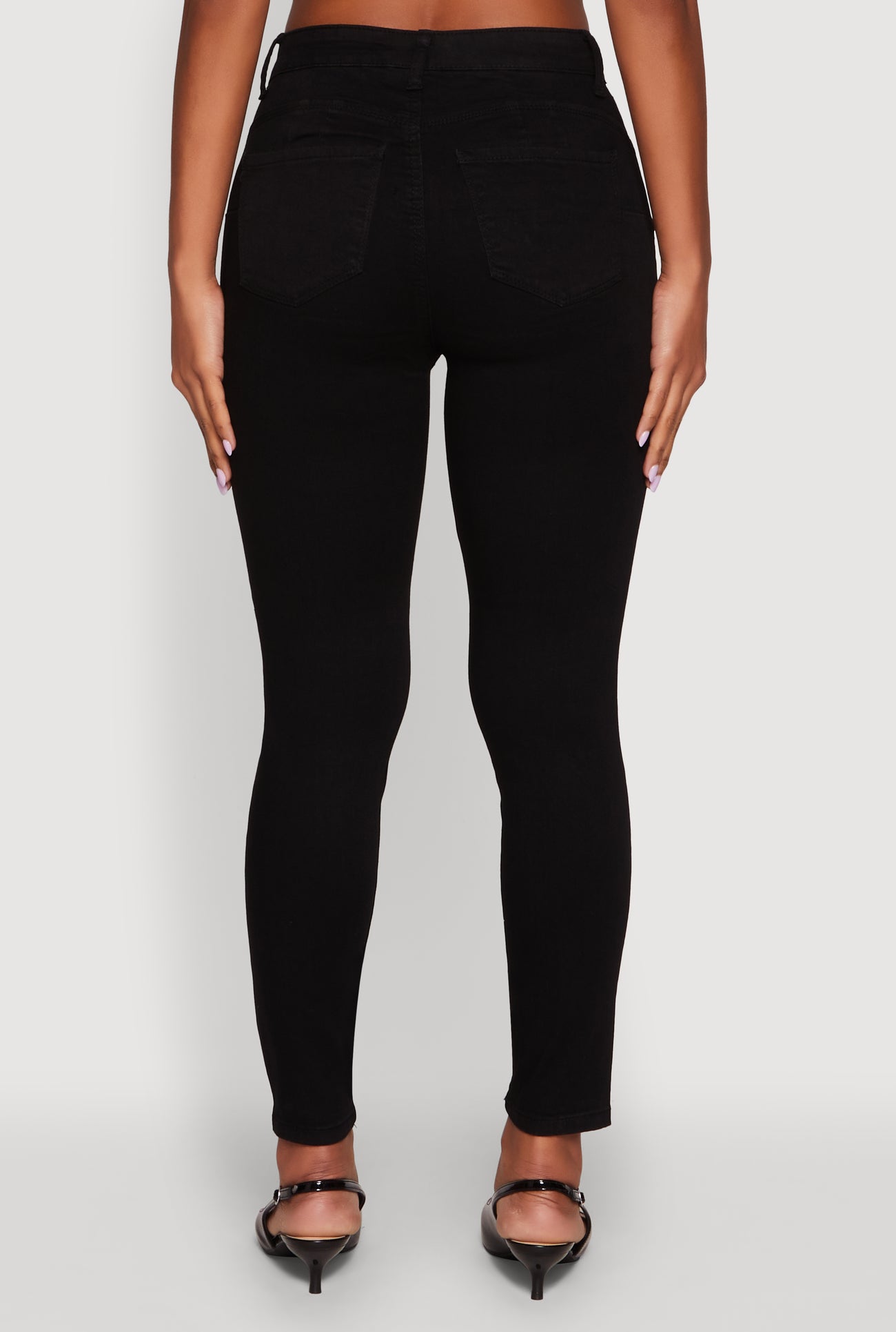 3074071619304001_006