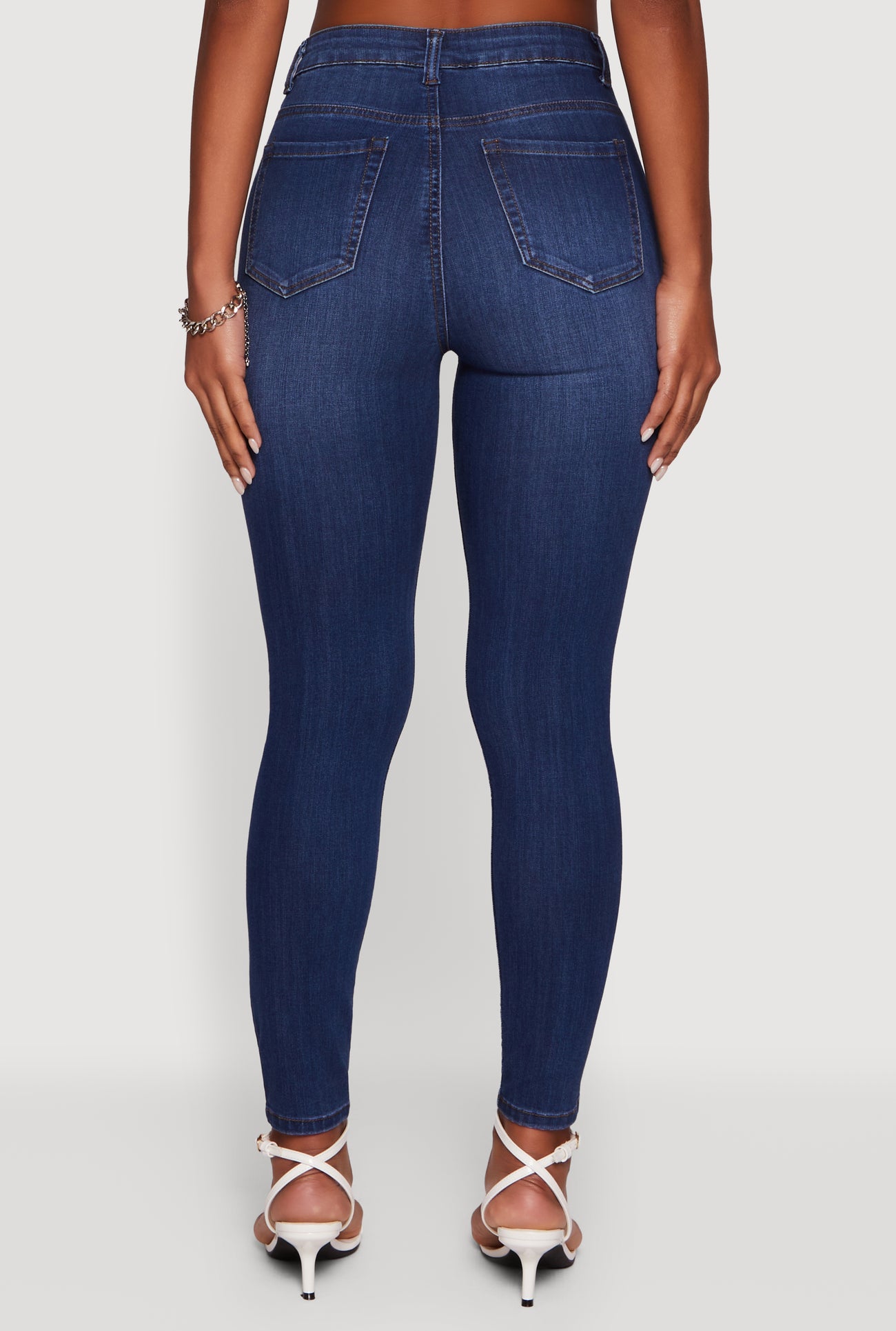 3074071619323404_006