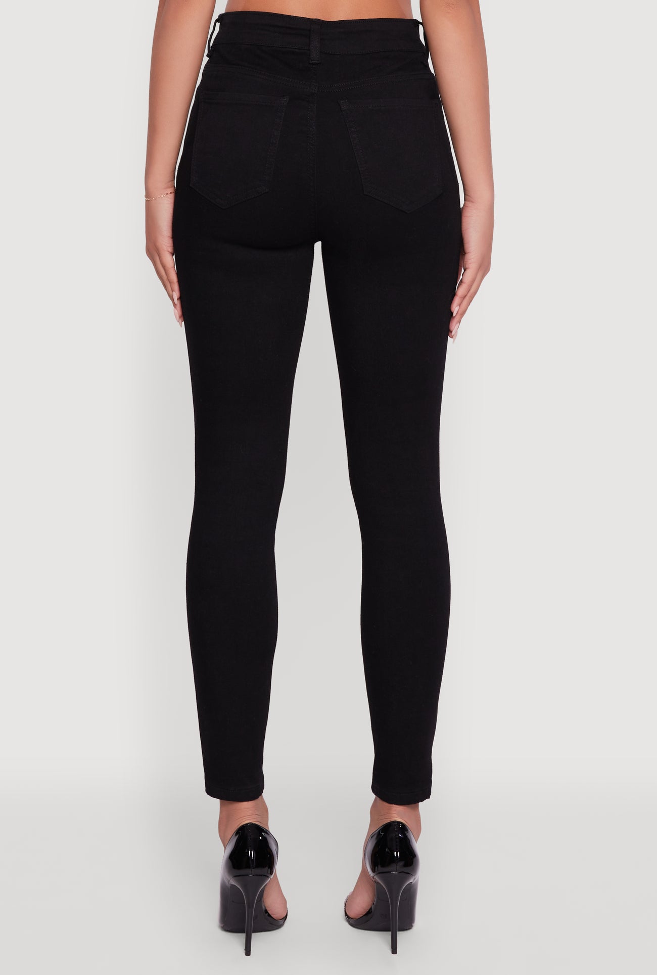 3074071619900001_006