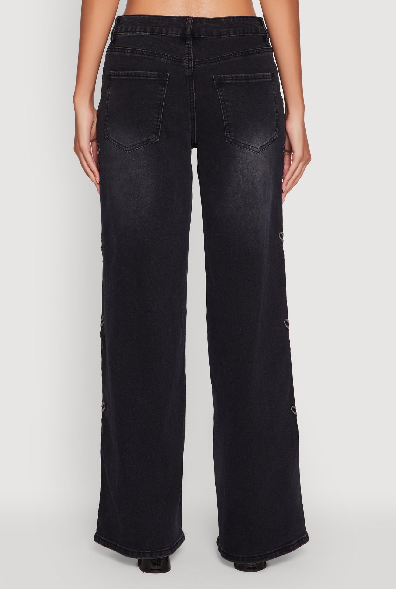 3074077132390001_006