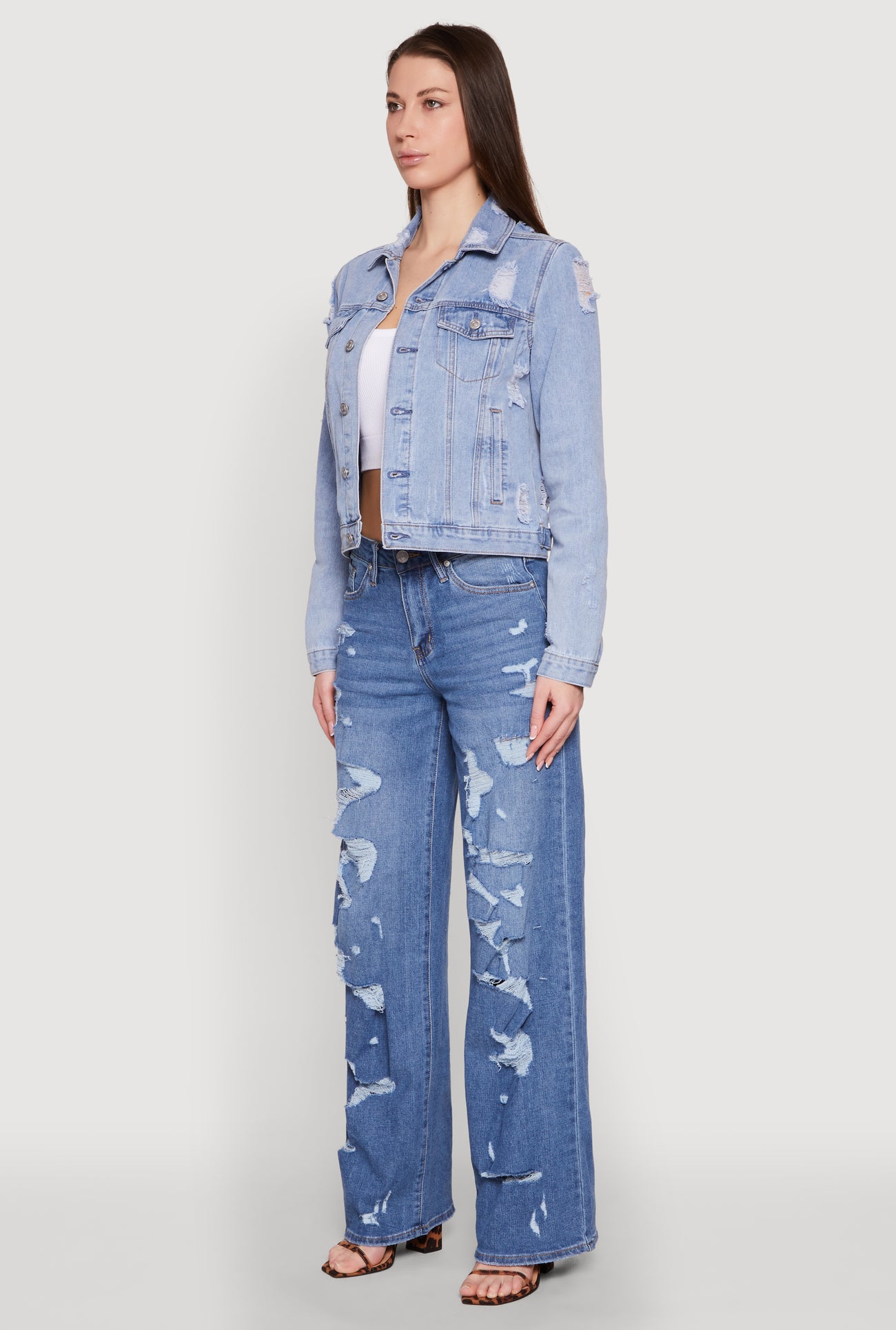 3074077136913404_003