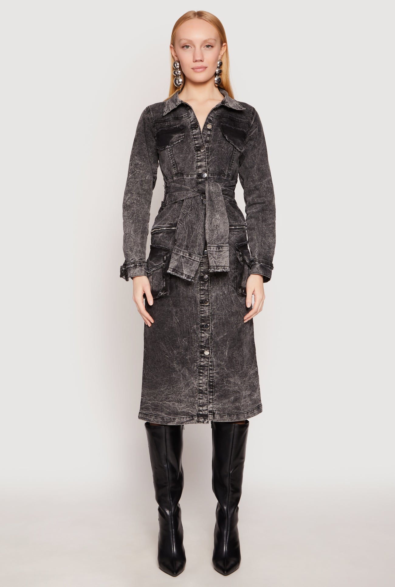 3076056571429001_001