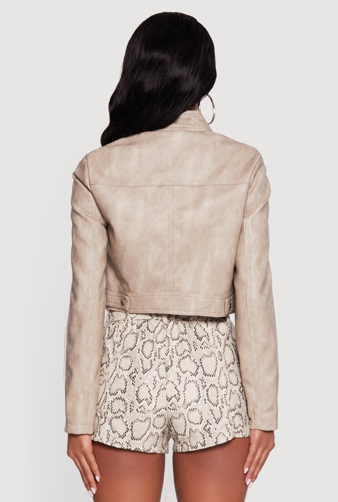 3087077660243325_006