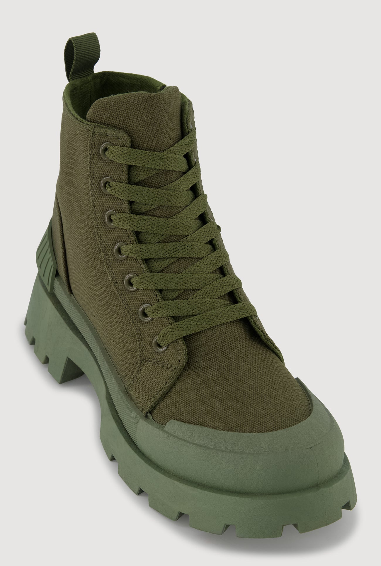 3113068414830032_001