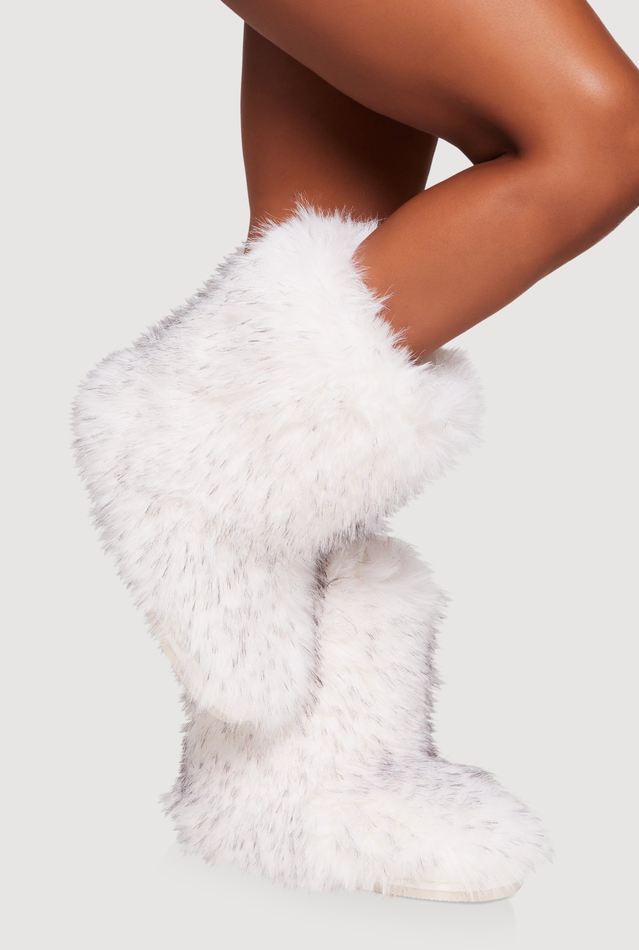 3116077373207010_001