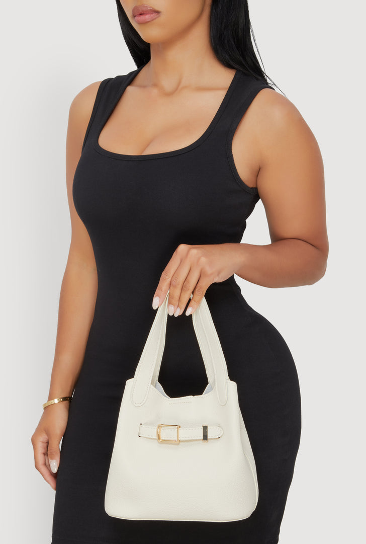 3124073891772011_002