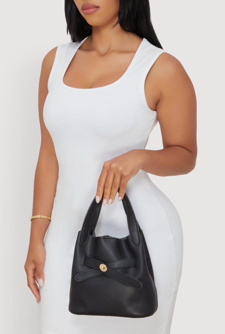 3124073891773001_002