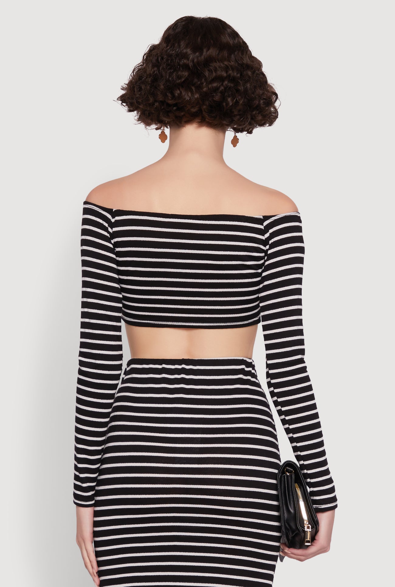 3413054212556015_006