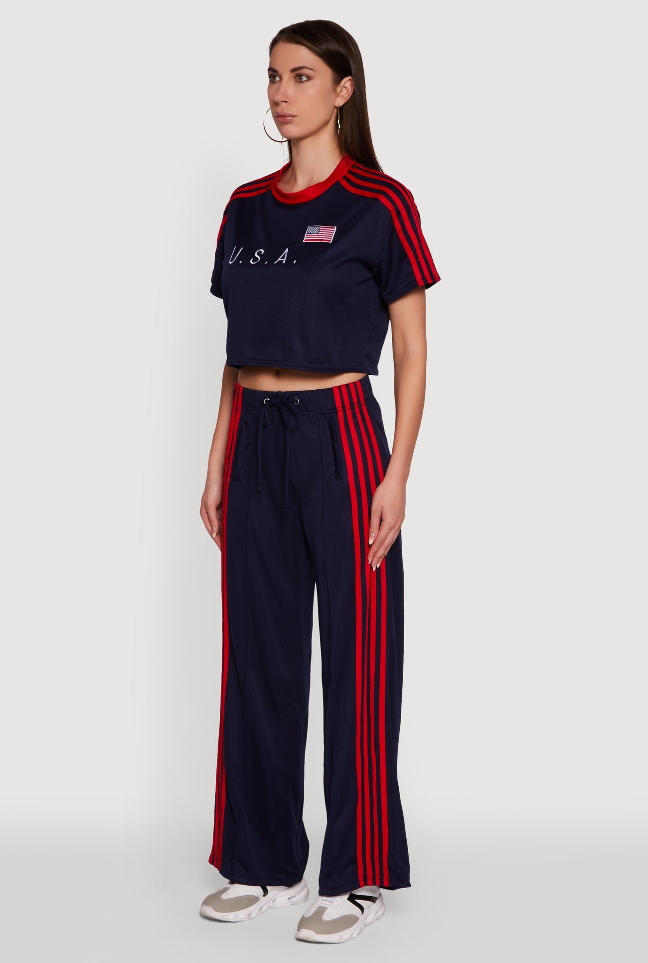 3413056577930041_005