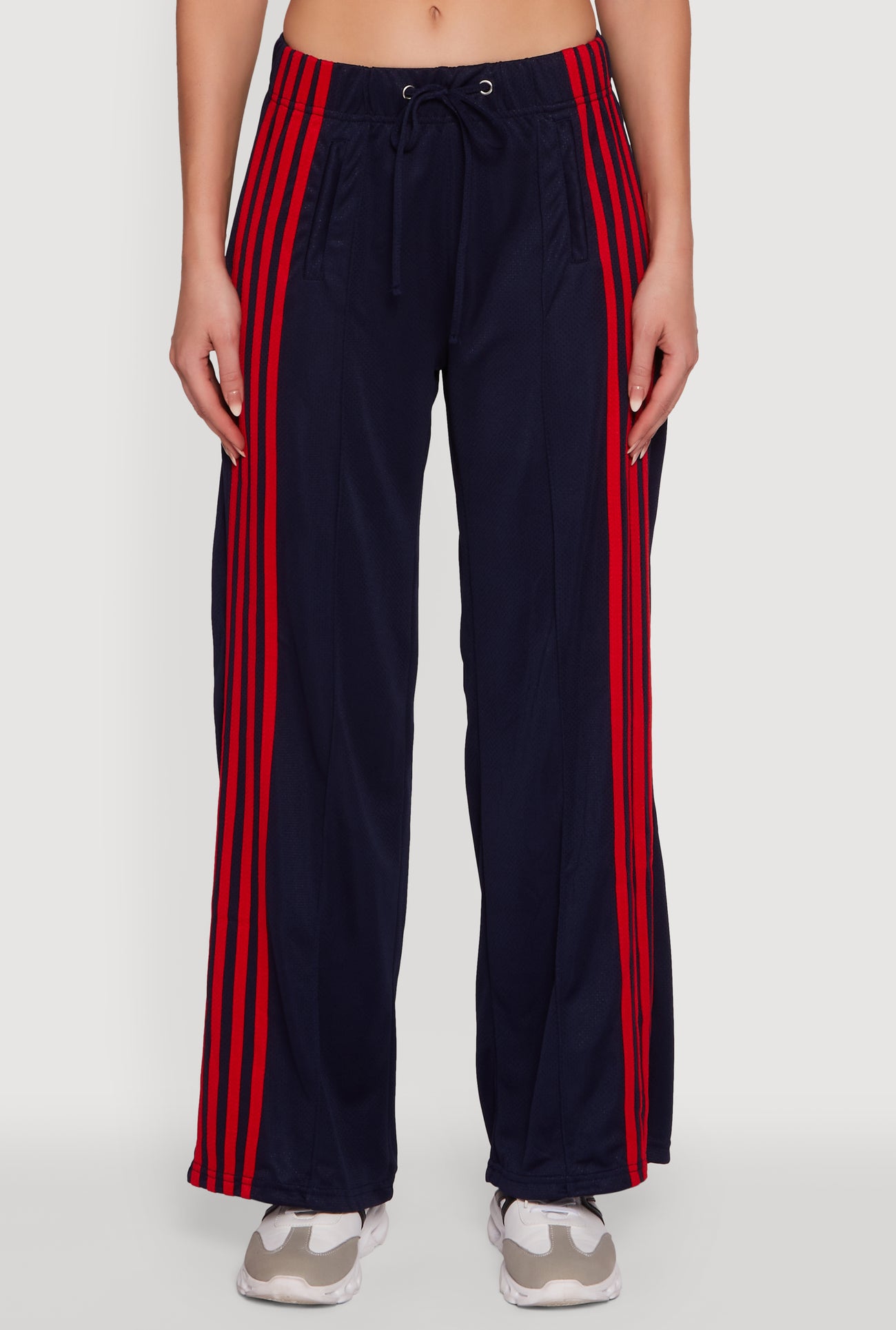 3413056577931041_003