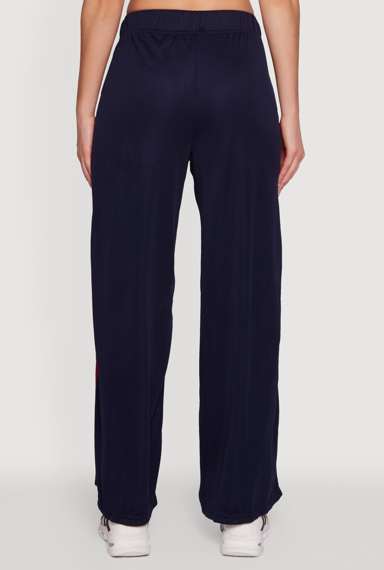 3413056577931041_005