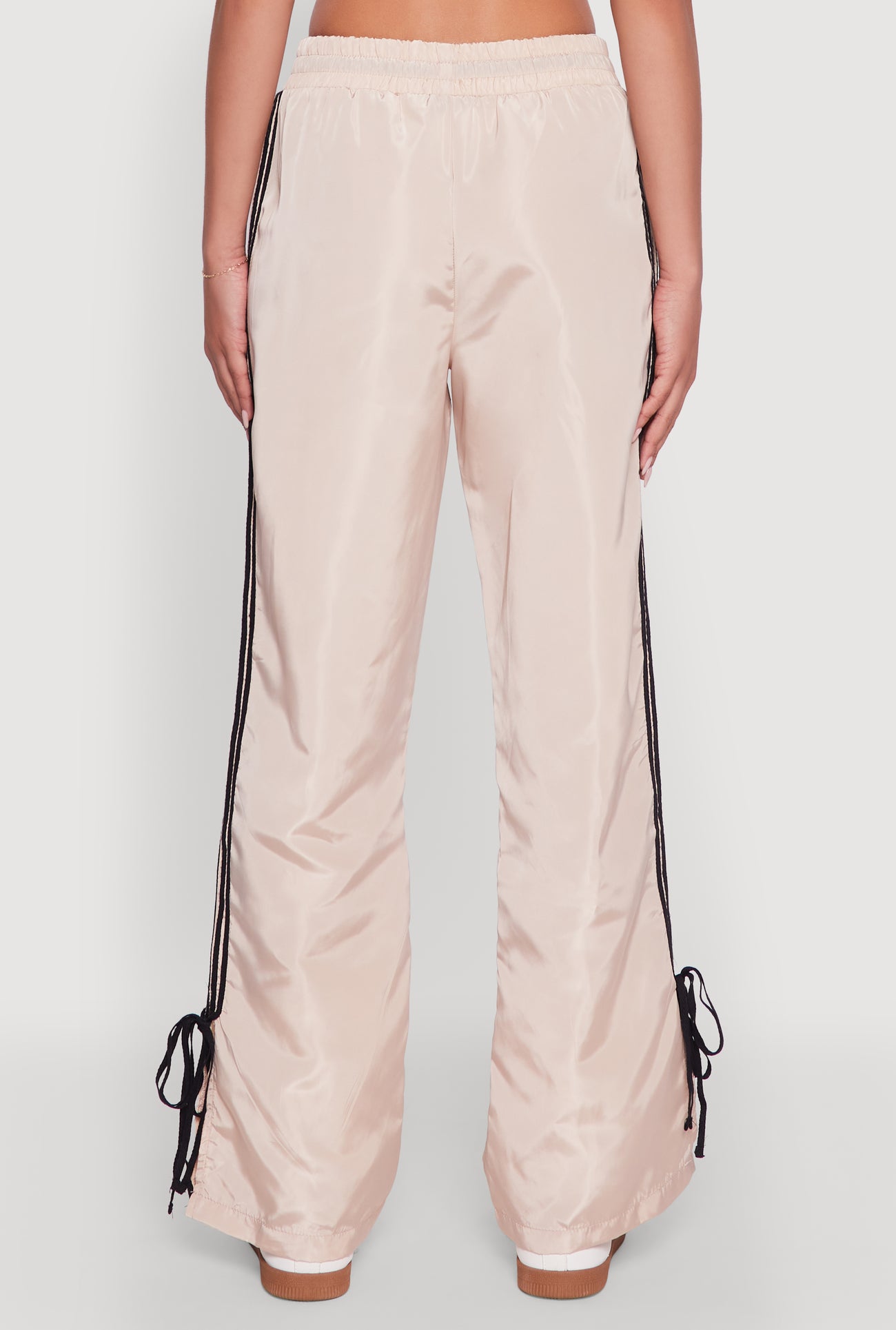 3413075173830024_006